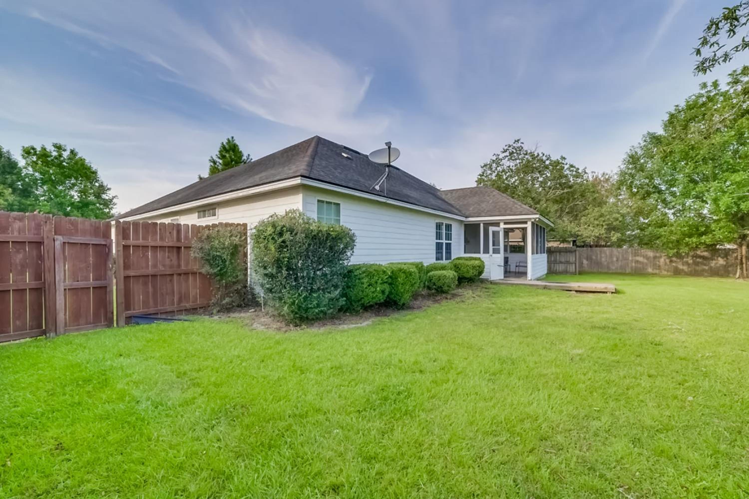 Family-Friendly Home with Large Yard in Valdosta