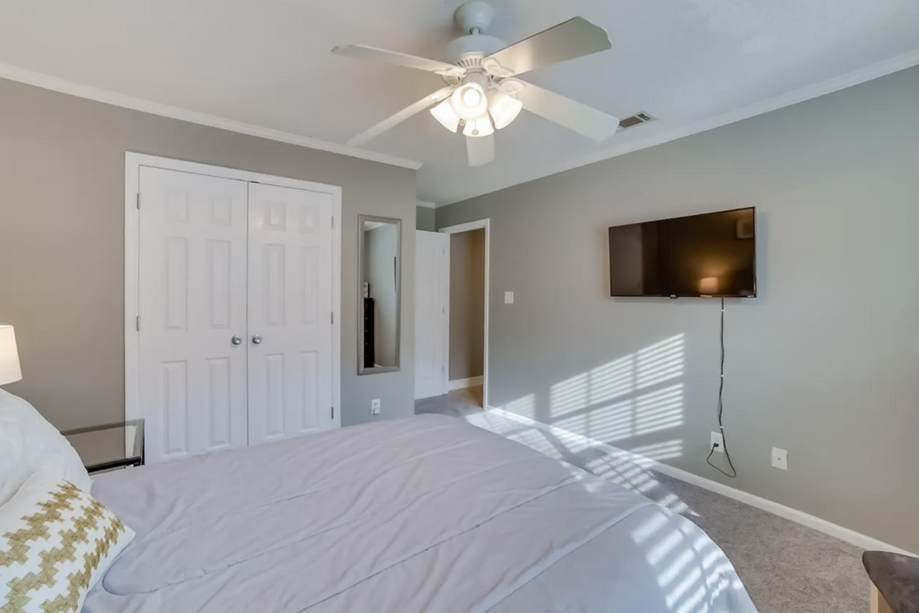 Family-Friendly Home with Large Yard in Valdosta