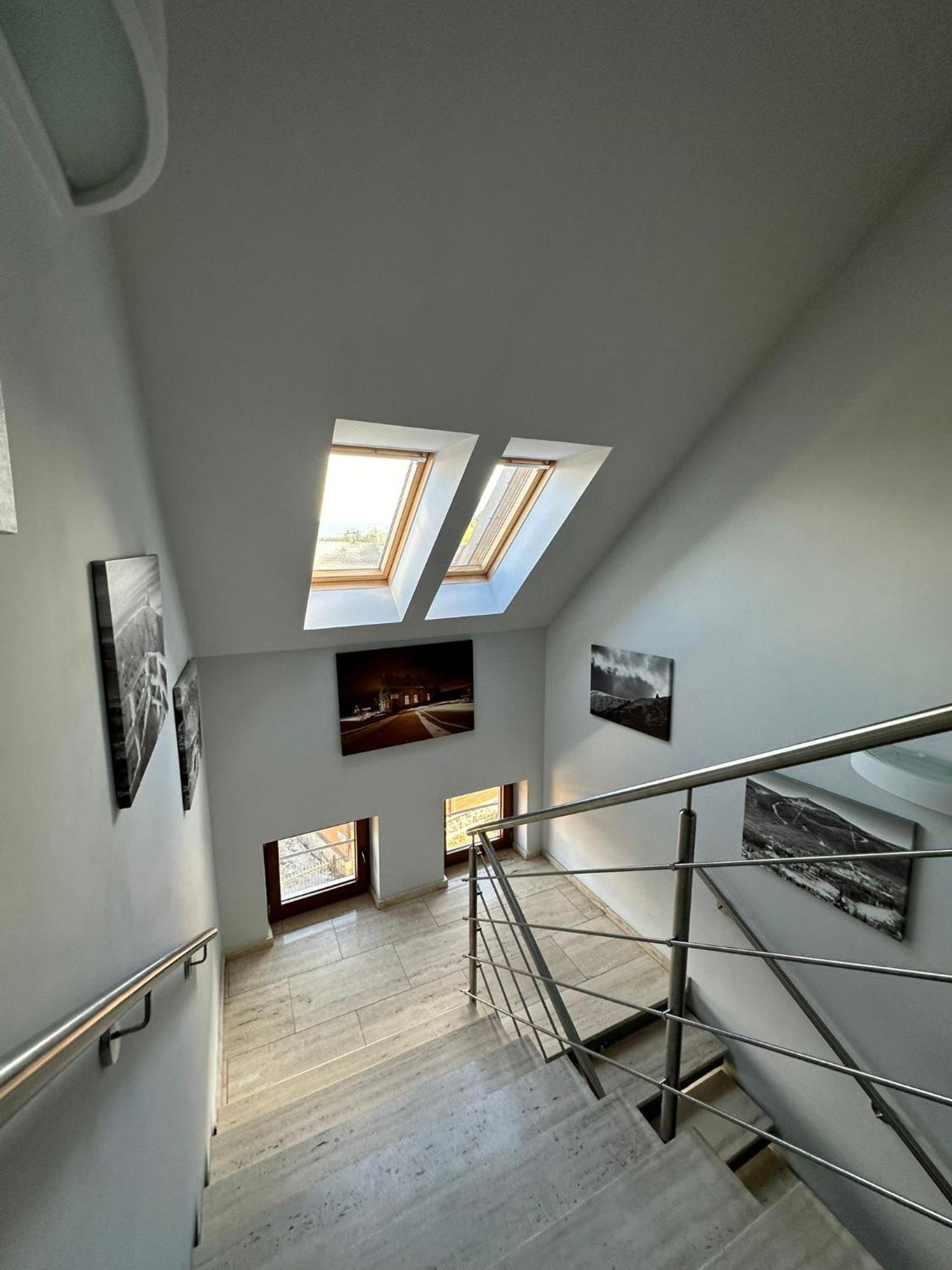 Photo 49