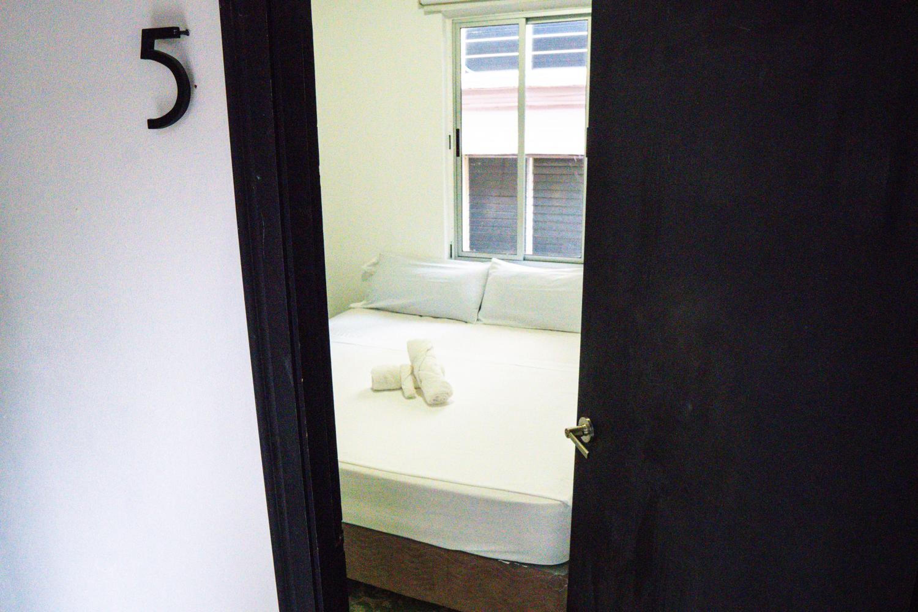 Eden`s Garden Hostel