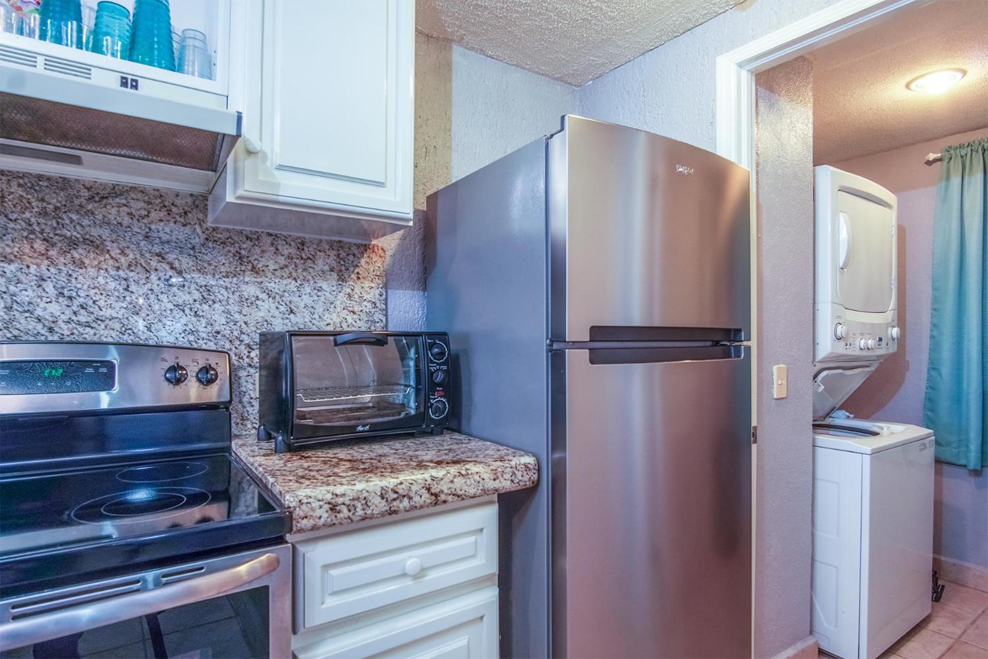 Living Water Clean Spacious Condo