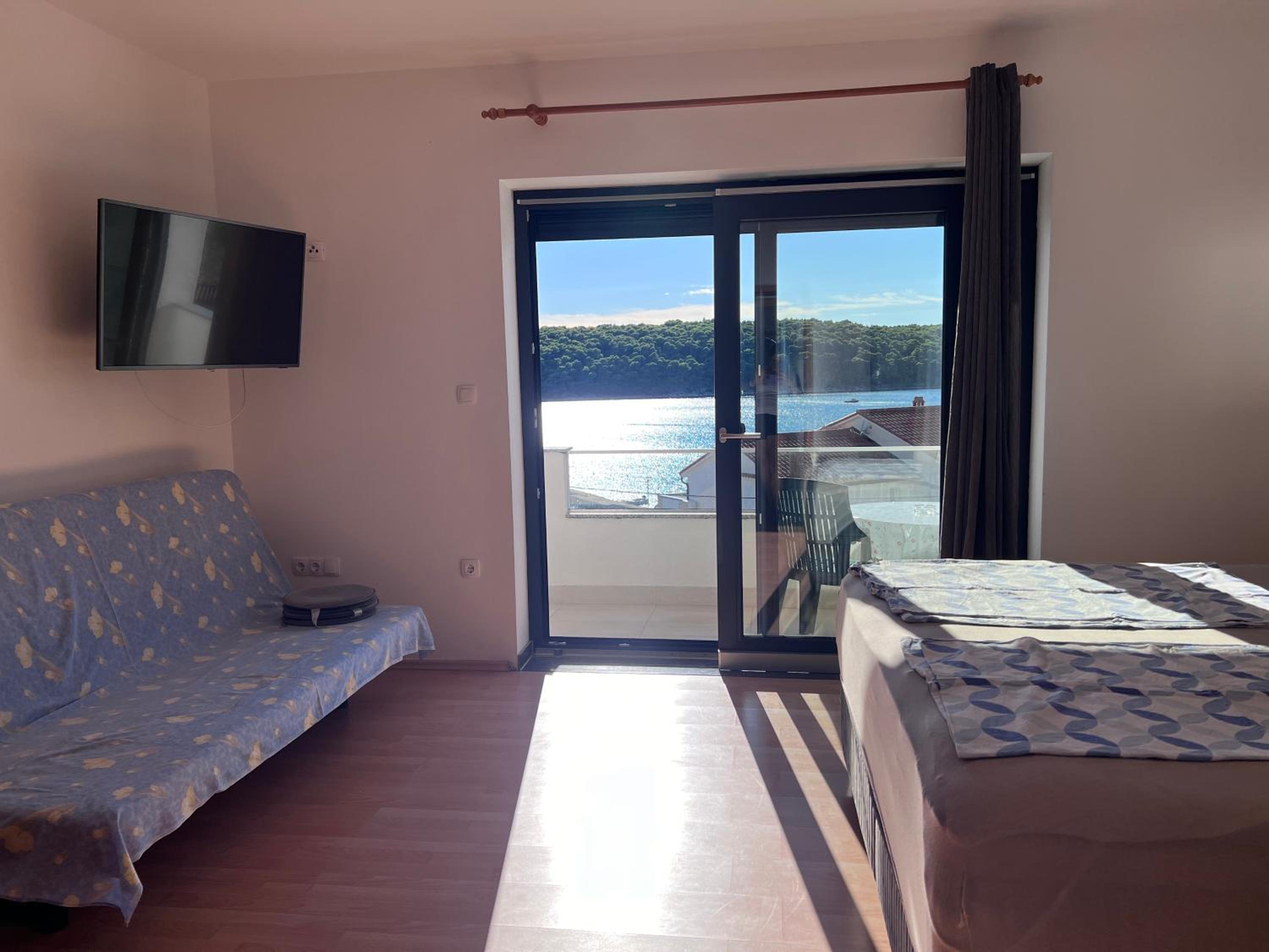 Apartments Palit Rab view 3