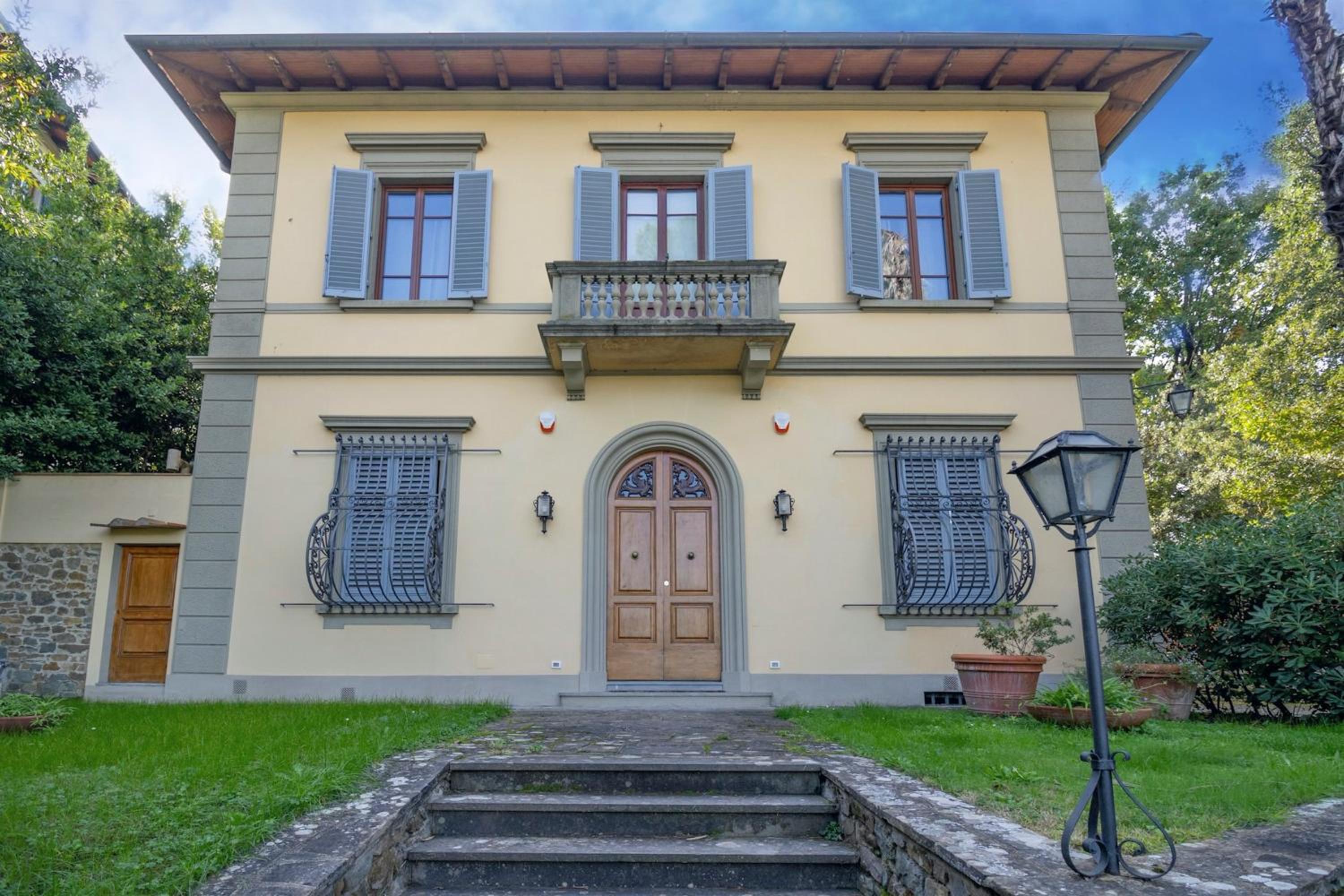 Villa Lia - Apartment in Villa with private garden and Pool