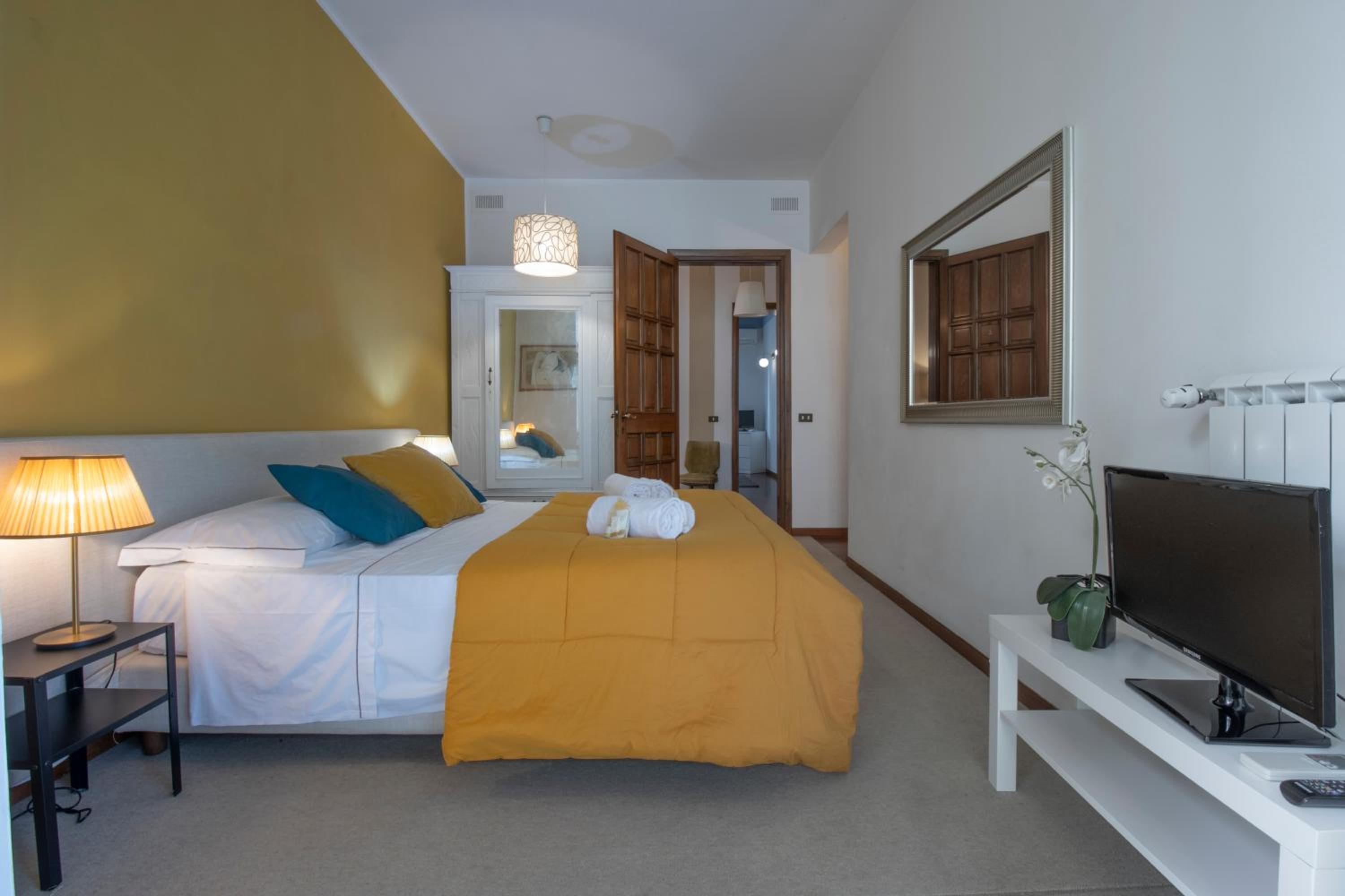 Villa Lia - Apartment in Villa with private garden and Pool