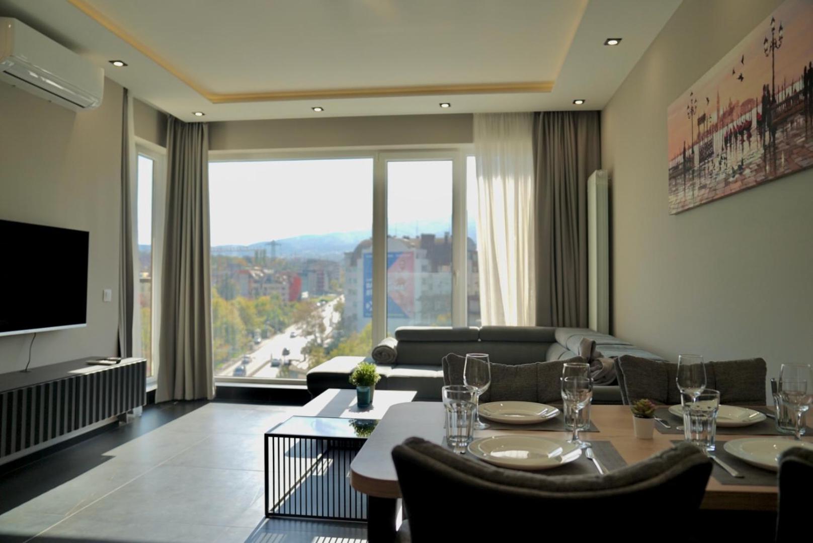 AveNew Luxury Apartment 2