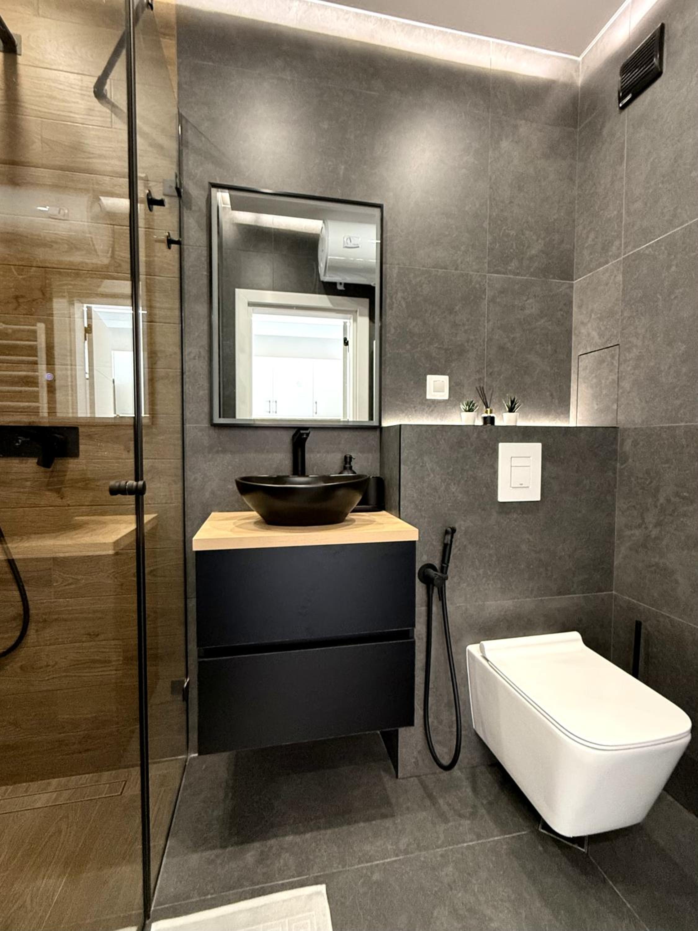 AveNew Luxury Apartment 2