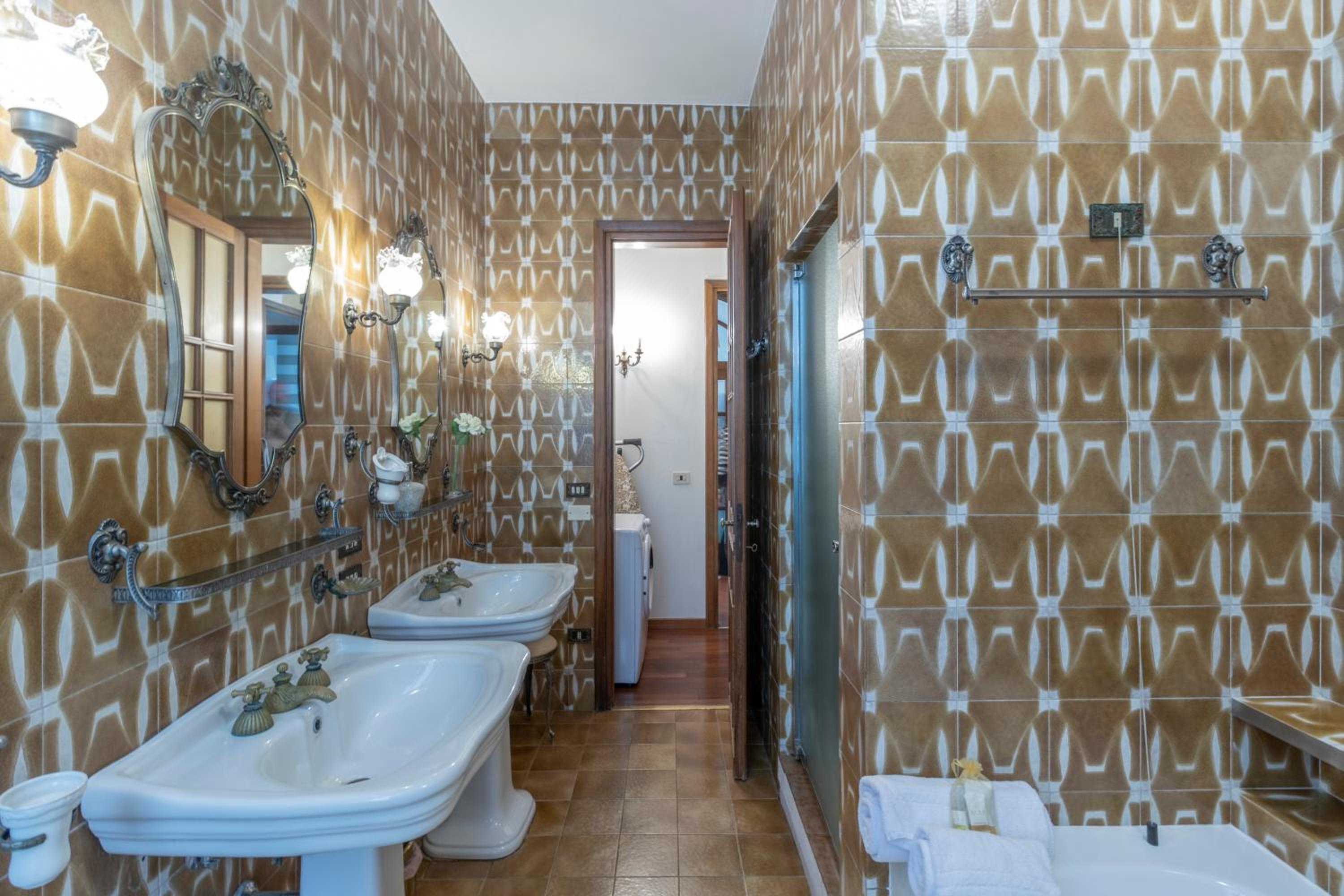 Villa Lia - Apartment in Villa with private garden and Pool
