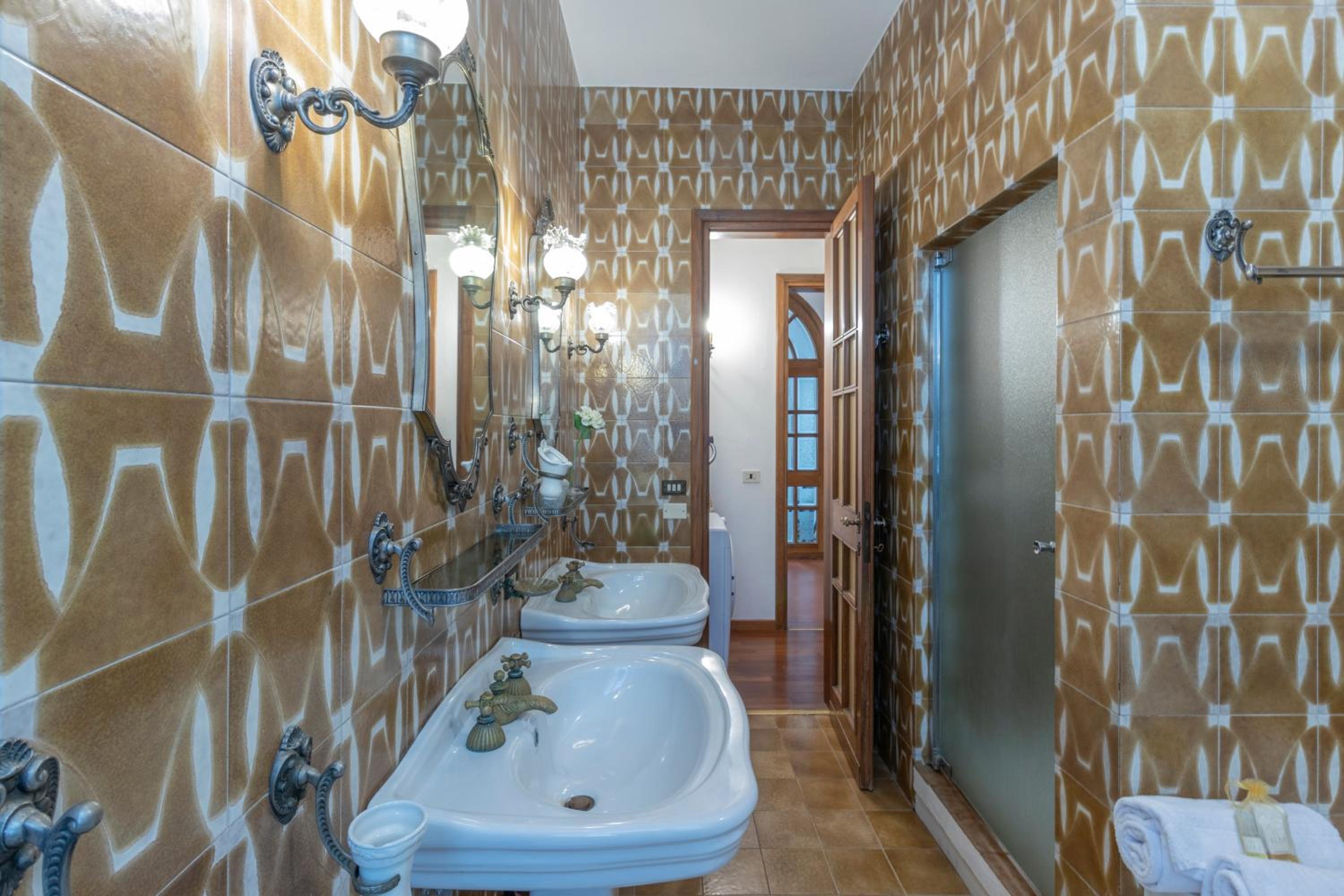 Villa Lia - Apartment in Villa with private garden and Pool
