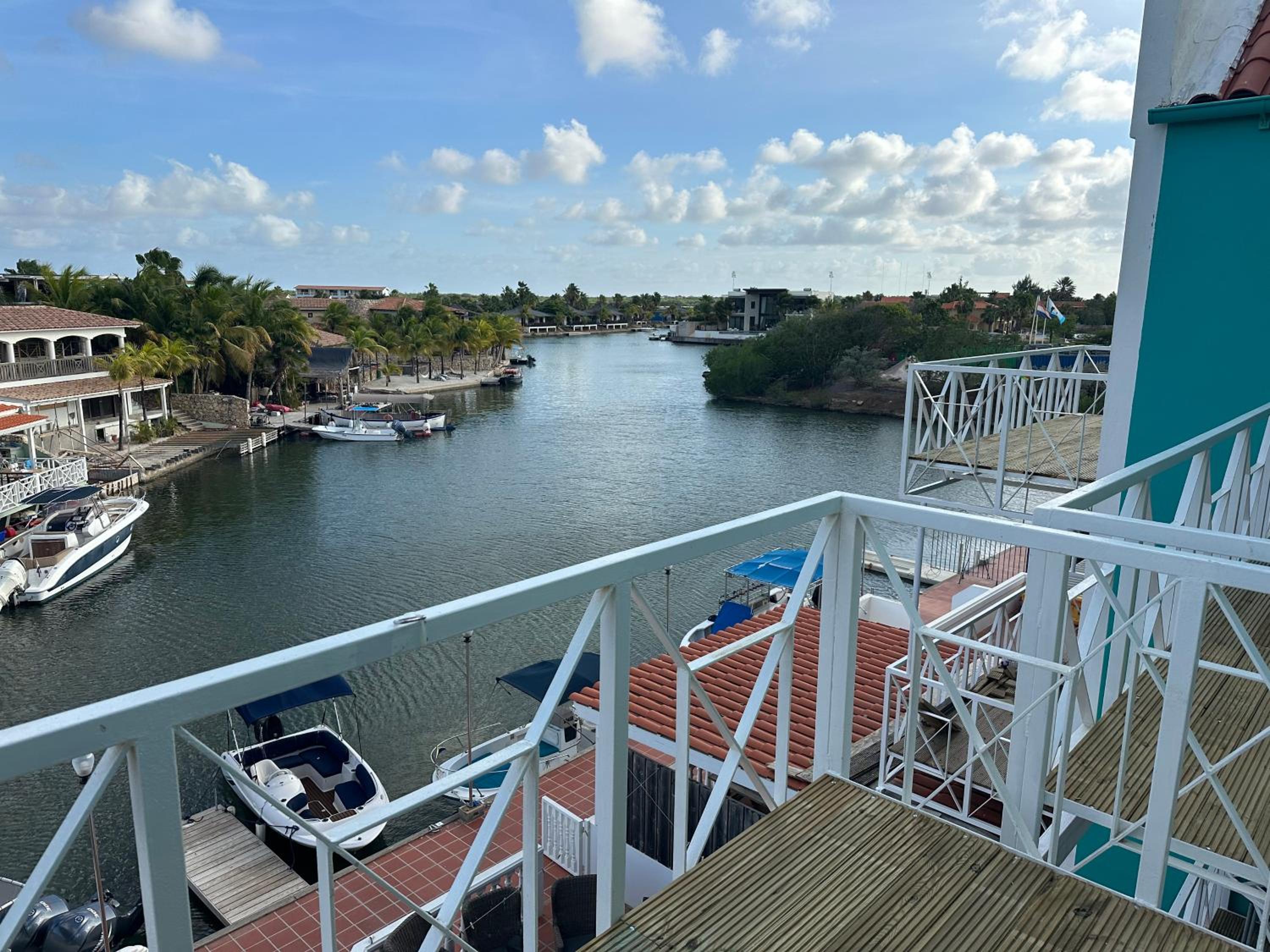 Studio Caribbean Court 320 Hele studio, 50m2, kingsize bed