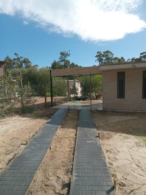 la casa cuenta con 3 dormitorios view 3