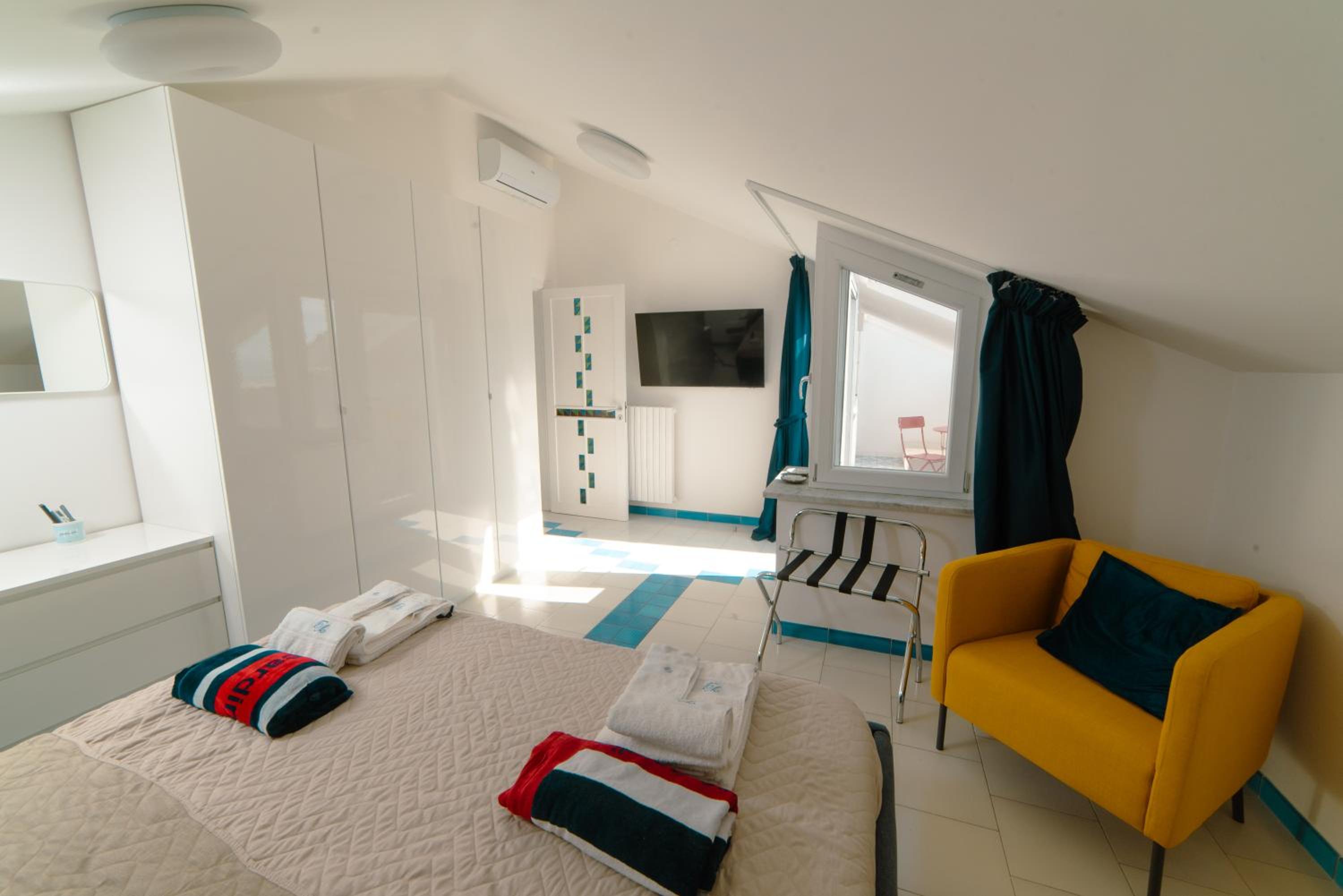 Luxury Seaview Villa with Jacuzzi, Sauna, Gym & Parking in Amalfi Coast - Villa Dorotea photo 5