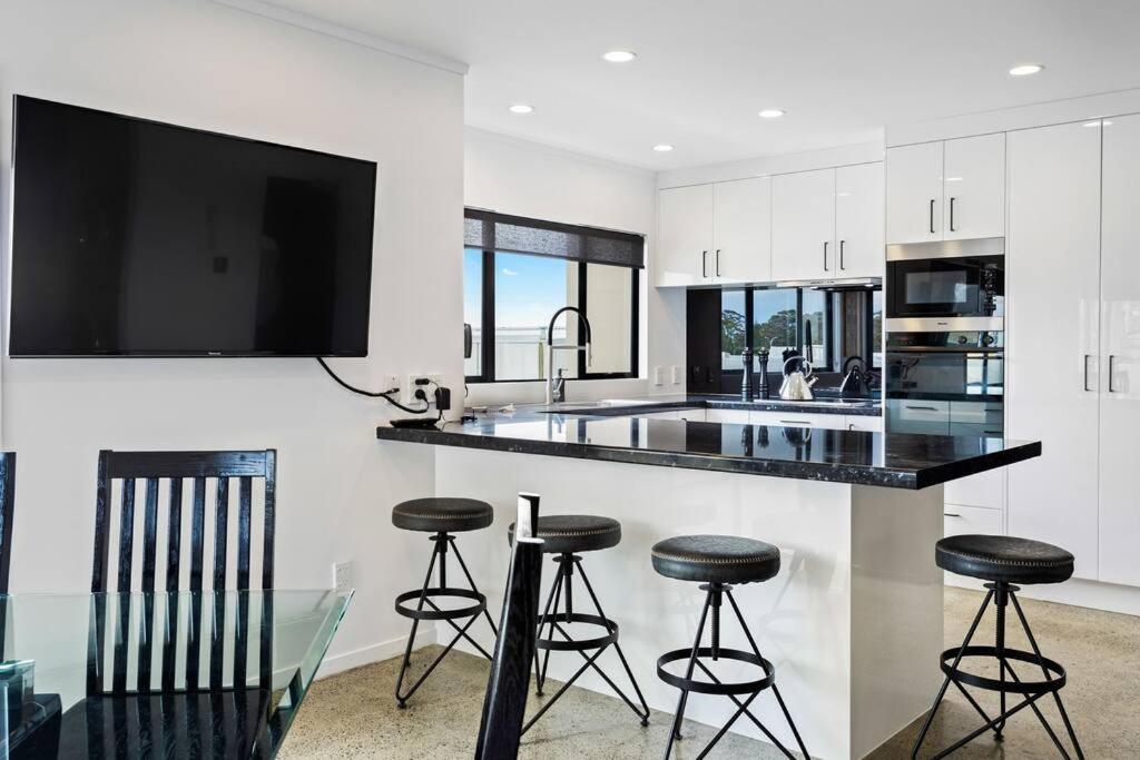 Awesome Designer 3BR Apt in the Heart of Manukau view 5