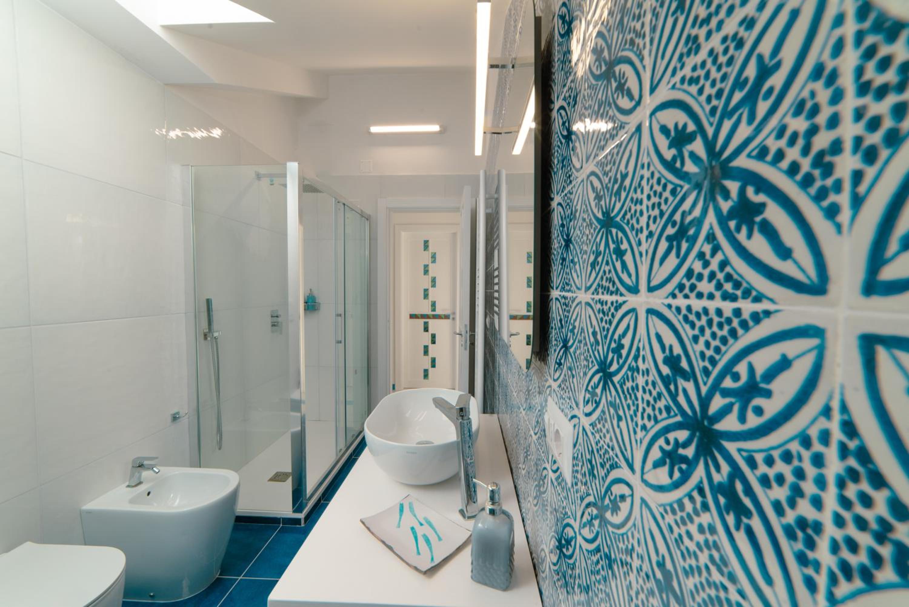 Luxury Seaview Villa with Jacuzzi, Sauna, Gym & Parking in Amalfi Coast - Villa Dorotea view 3