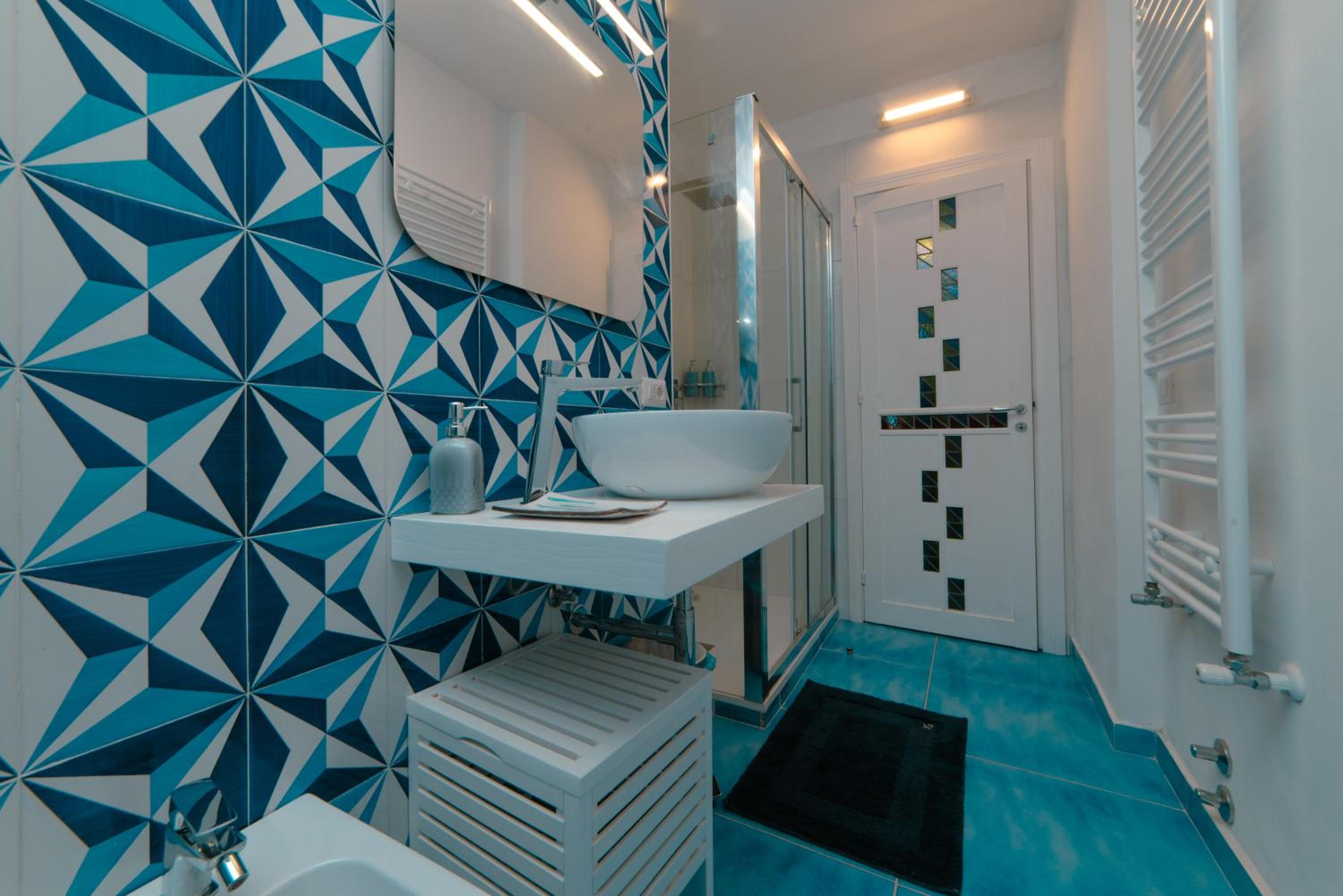 Luxury Seaview Villa with Jacuzzi, Sauna, Gym & Parking in Amalfi Coast - Villa Dorotea view 4