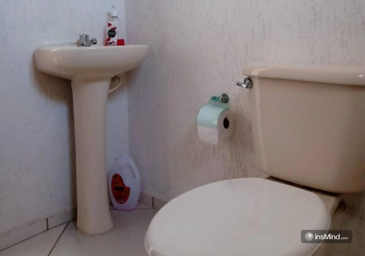 Casa em Itanhaém à 800m da praia - Piscina, WiFi, Churrasqueira e Quintal Grande