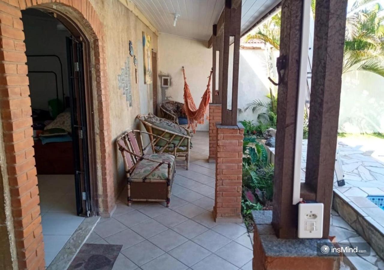 Casa em Itanhaém à 800m da praia - Piscina, WiFi, Churrasqueira e Quintal Grande