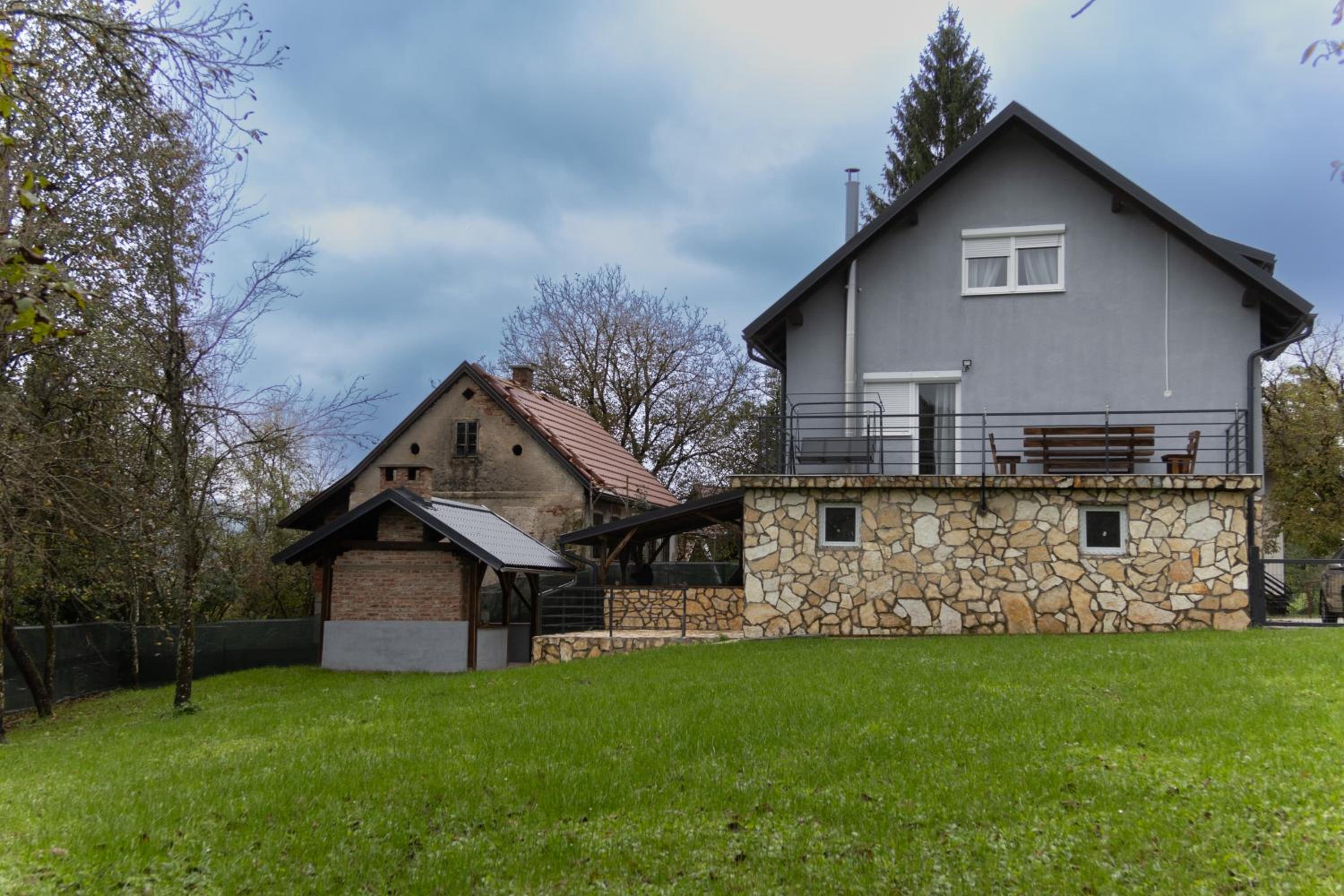 Holiday Home Monte Fabula with Jacuzzi, Sauna and Backyard view 4
