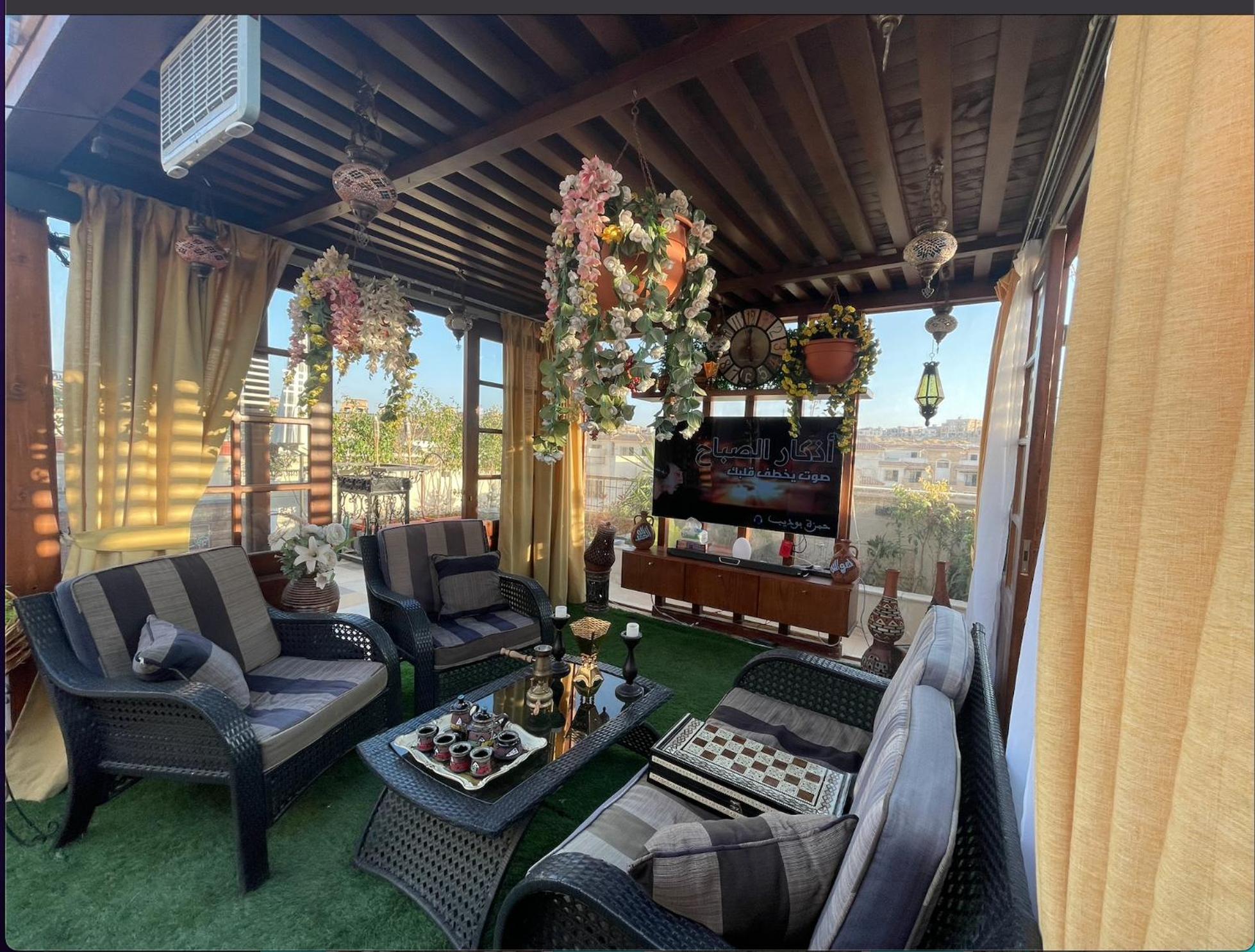 1 BR apart with Rooftop