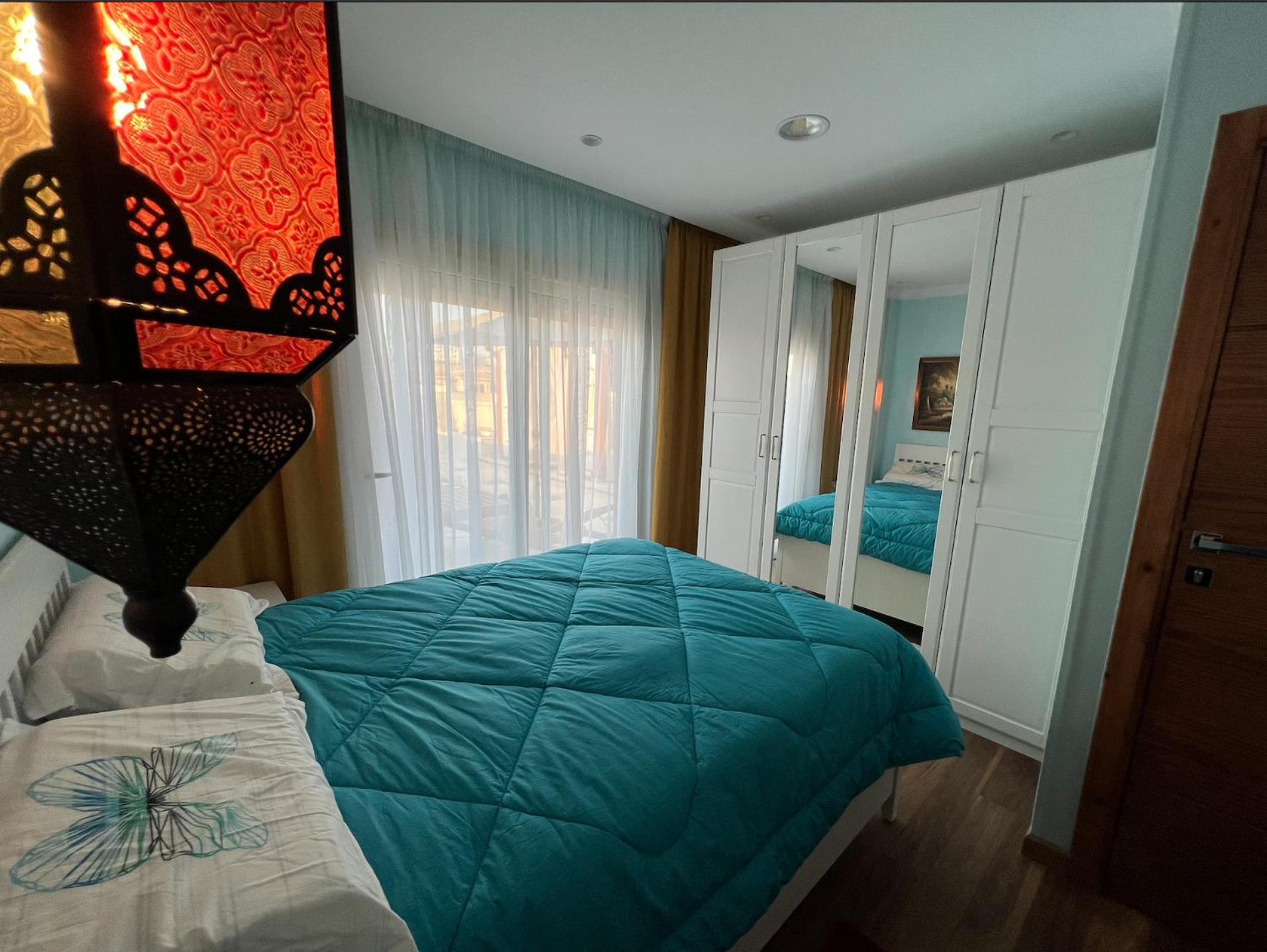 1 BR apart with Rooftop