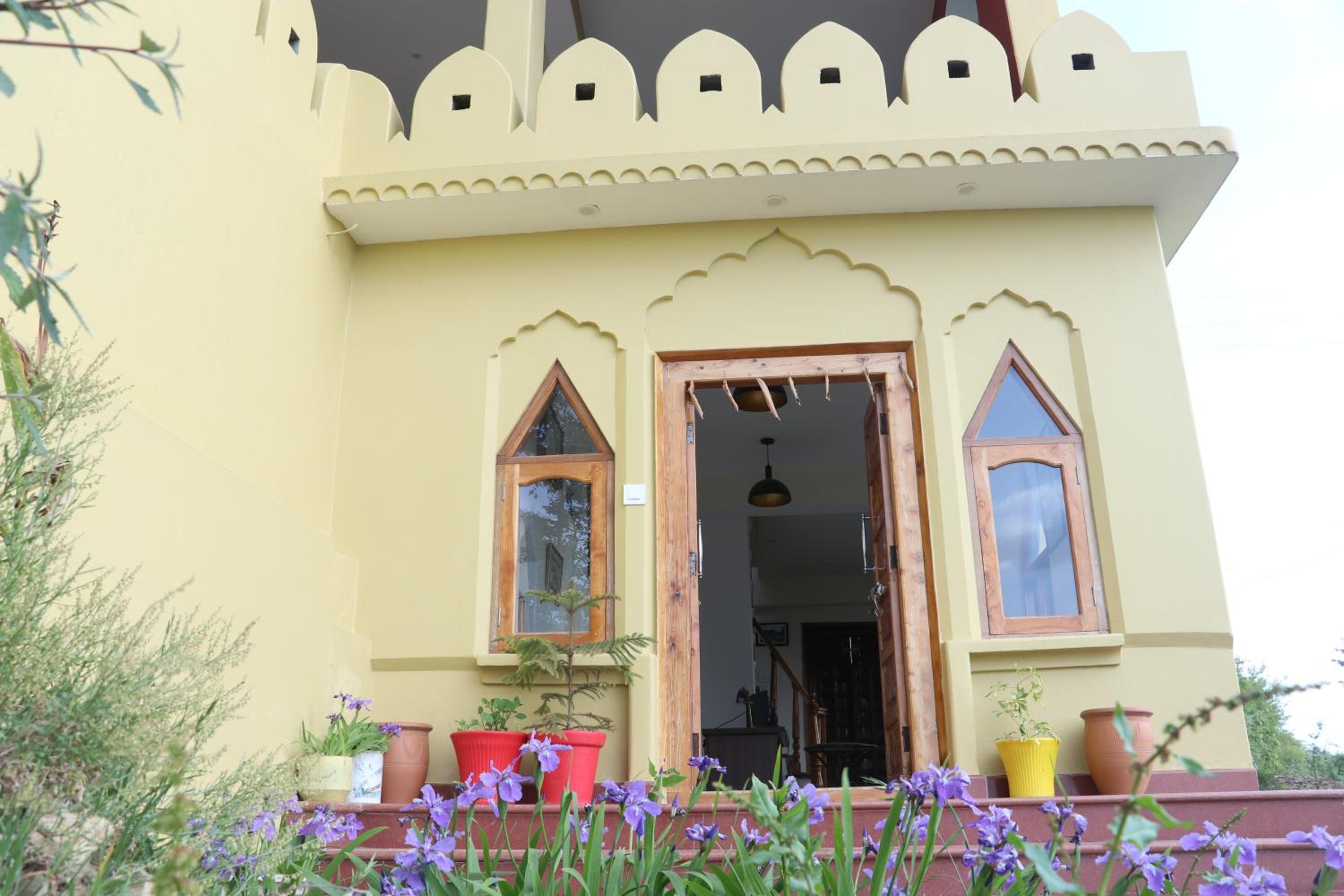 Naldehra House