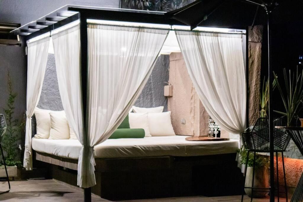 Apartamento Tropical Gótico