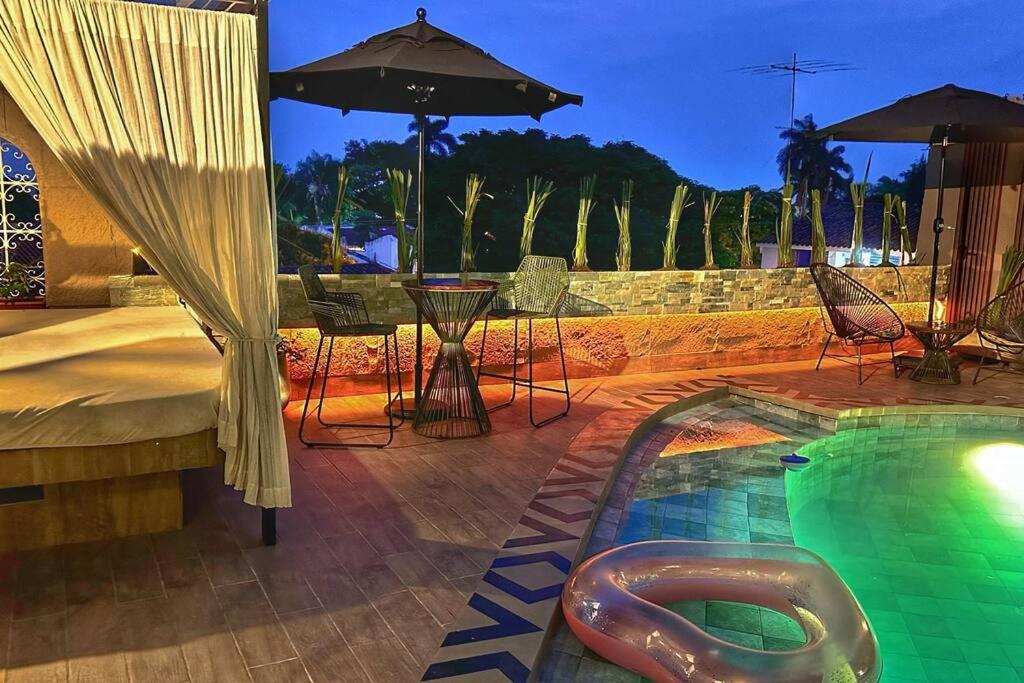 Apartamento Tropical Gótico