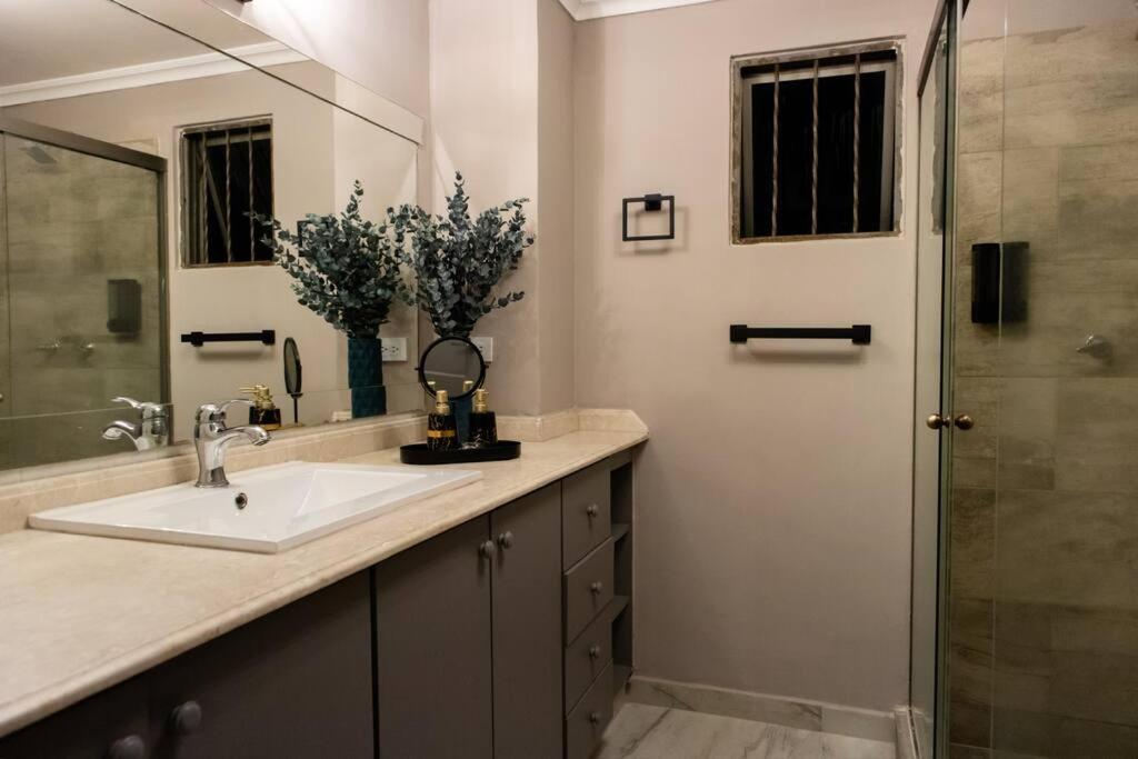 Apartamento Tropical Gótico