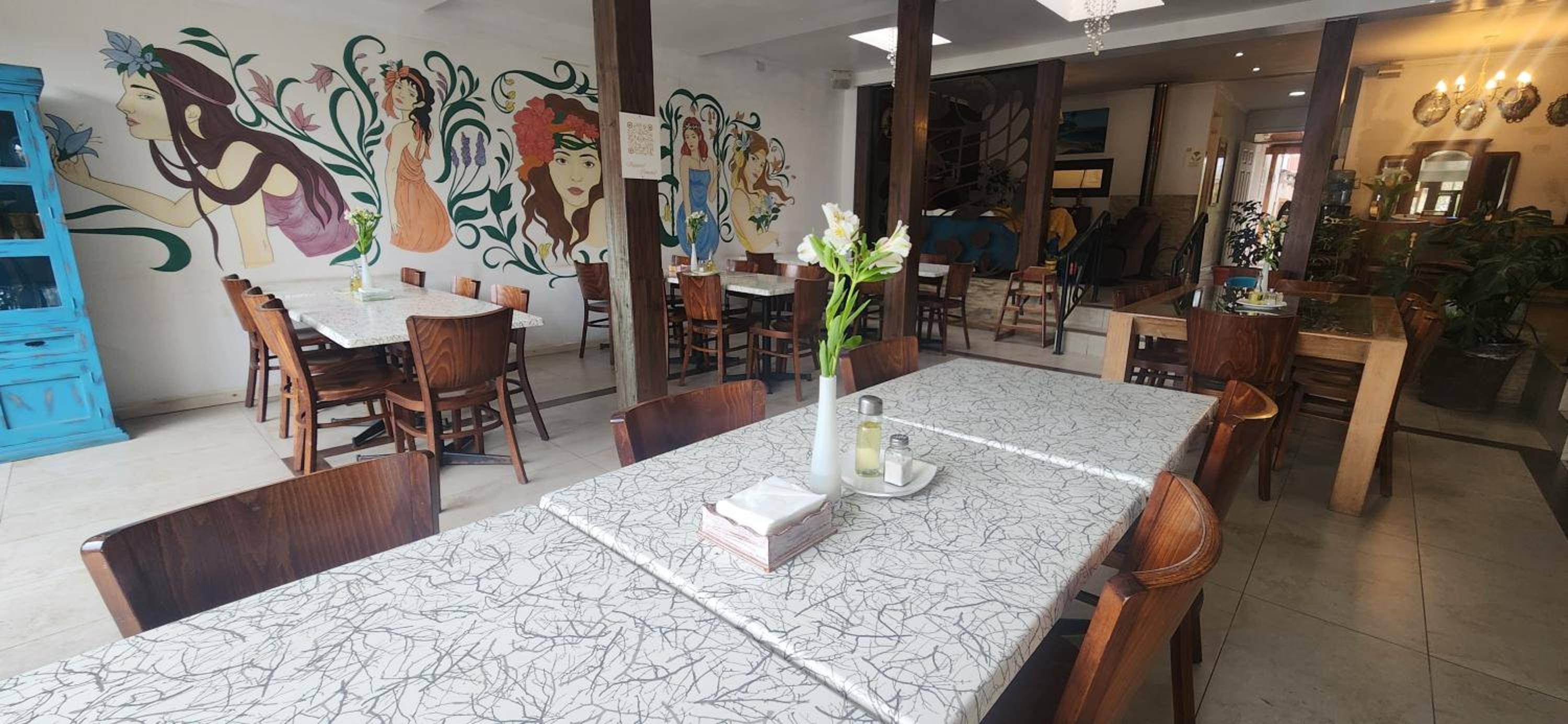 HOSTAL LA MODERNA