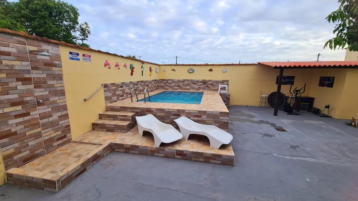 Casa em Condomínio com Piscina Privativa