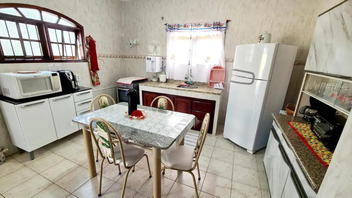Casa em Condomínio com Piscina Privativa