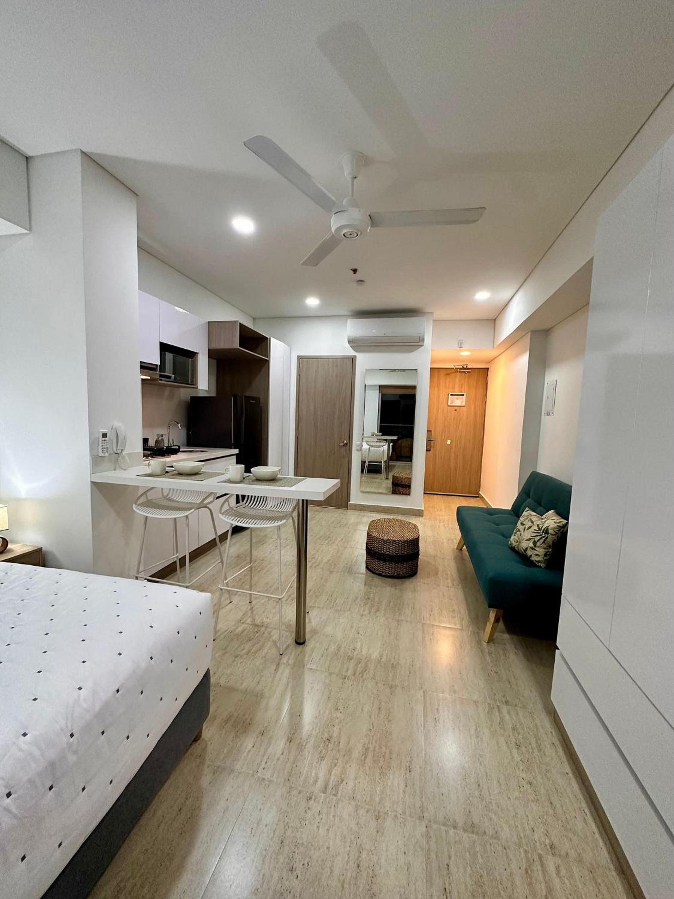 Estilo caribeño con vista al aeropuerto y cerca del mar CB1333