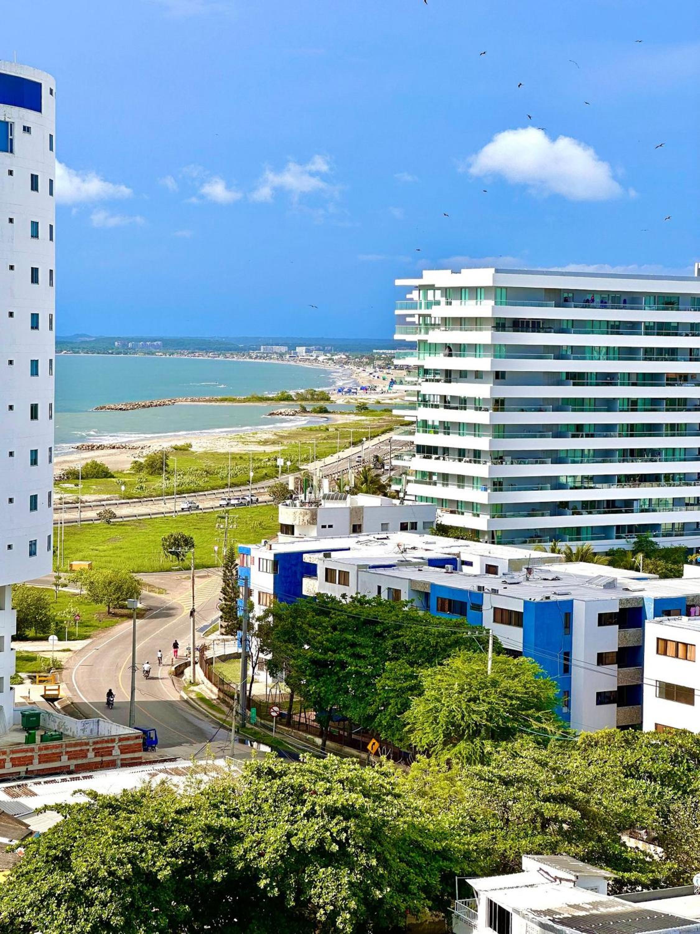 Estilo caribeño con vista al aeropuerto y cerca del mar CB1333