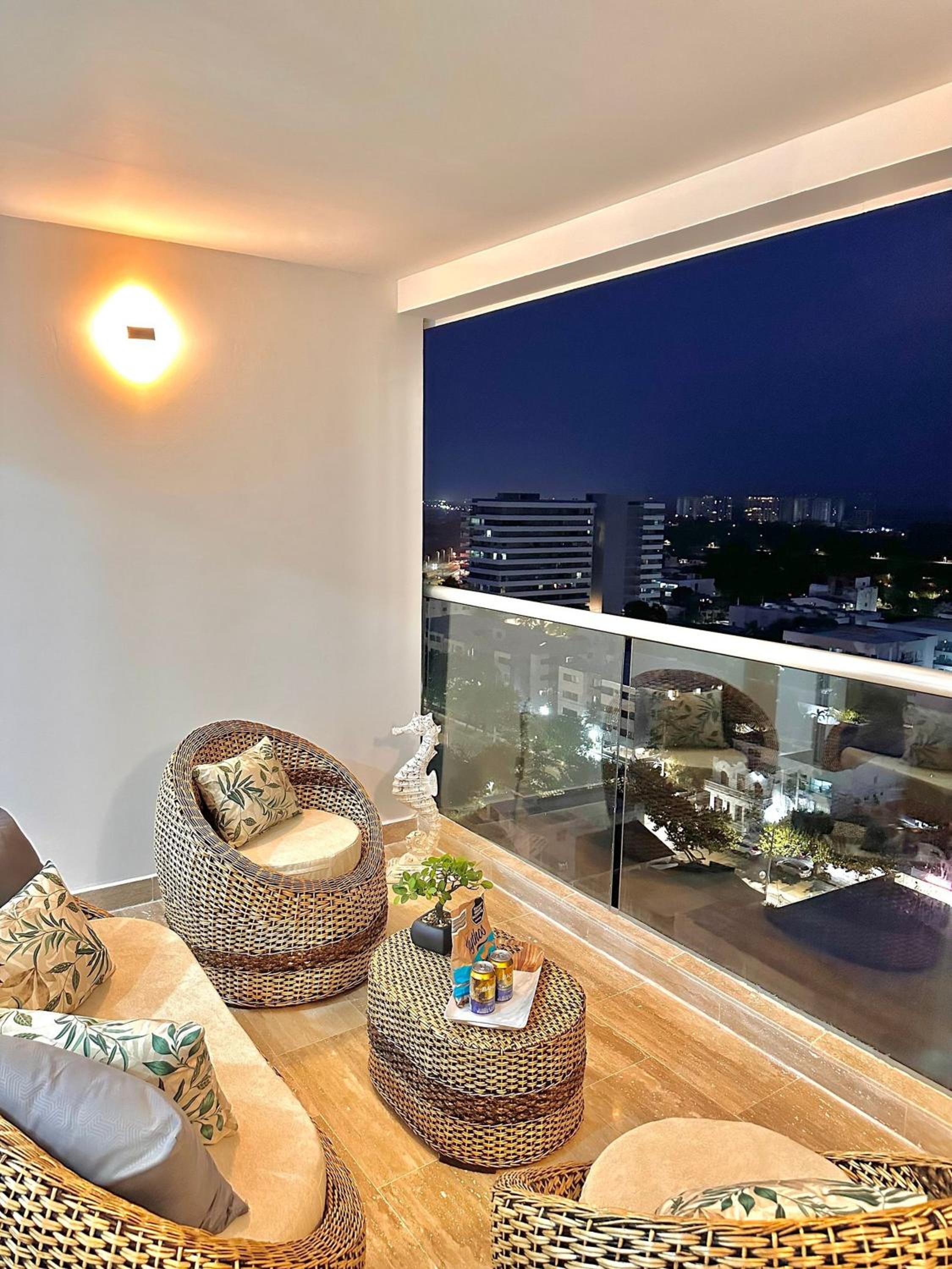 Estilo caribeño con vista al aeropuerto y cerca del mar CB1333