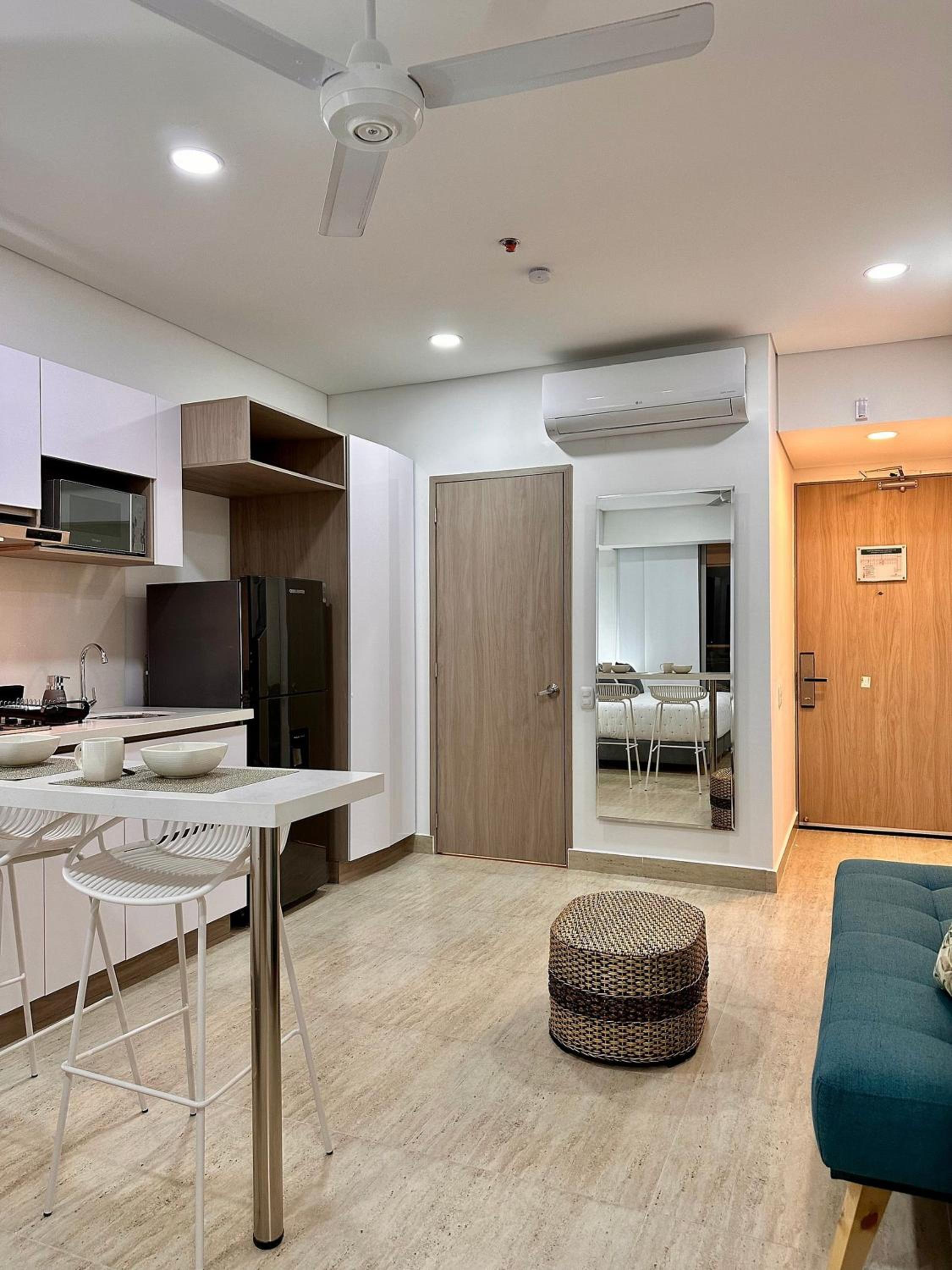 Estilo caribeño con vista al aeropuerto y cerca del mar CB1333