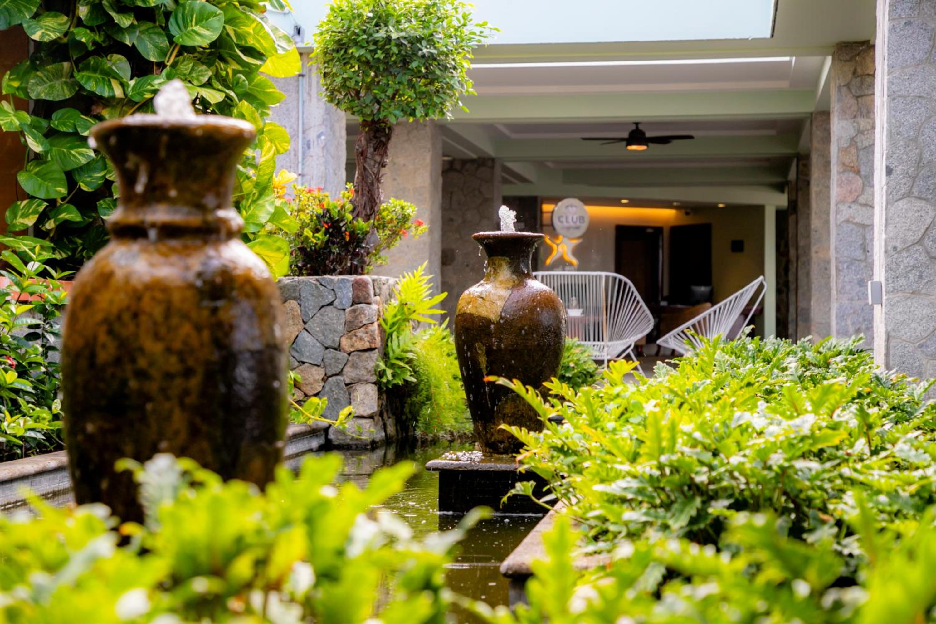 Pierre Mundo Imperial Riviera Diamante Acapulco