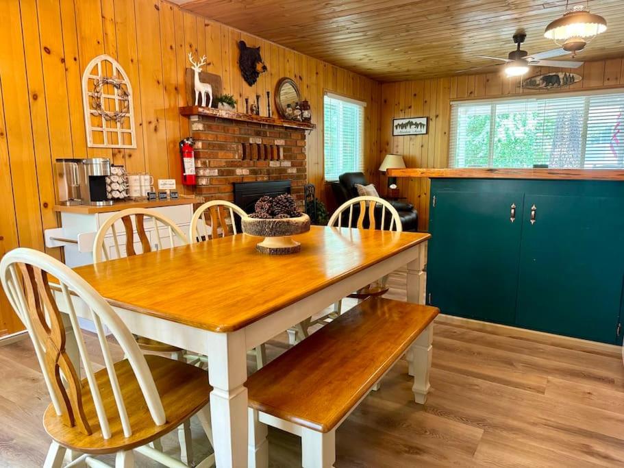 Tranquil Retreat with Fenced Backyard, Hot tub & Bar view 3