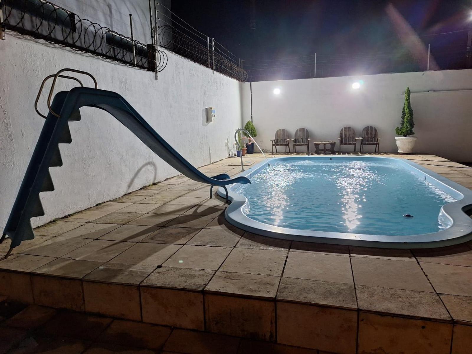 Linda Casa com Piscina px Praia