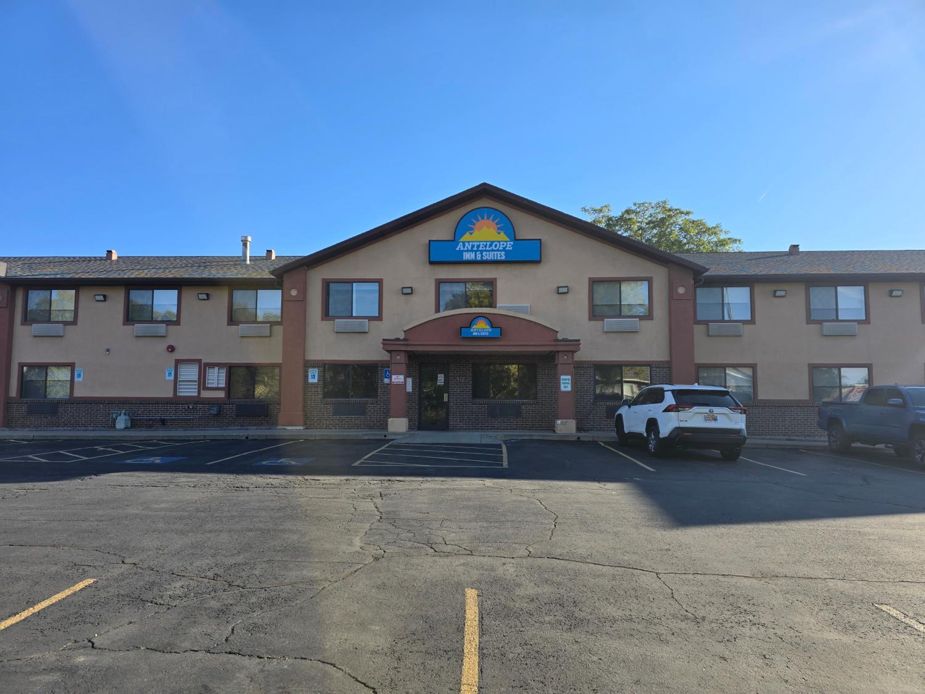 Antelope Inn  Suites - Property Image 42