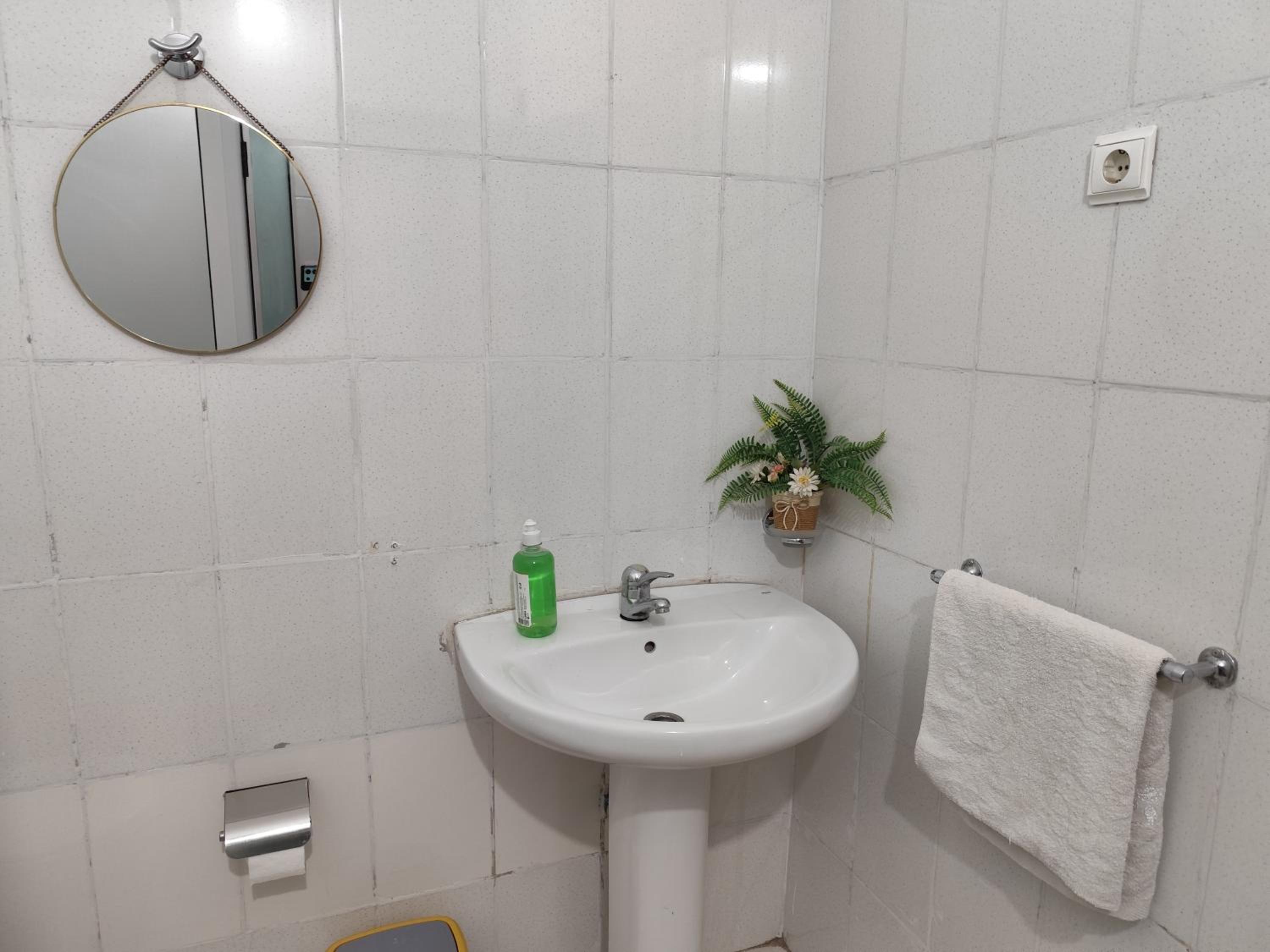 Mendes Family Guesthouse, and Services
