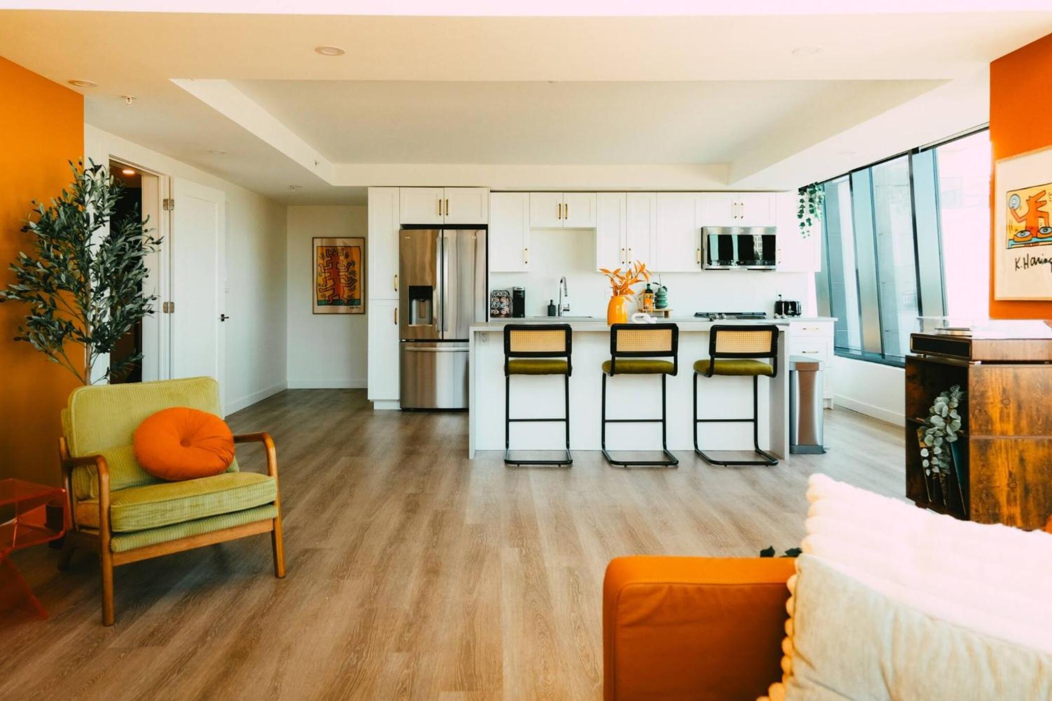 NEW Pause Penthouse Lofts -Downtown- Free Parking