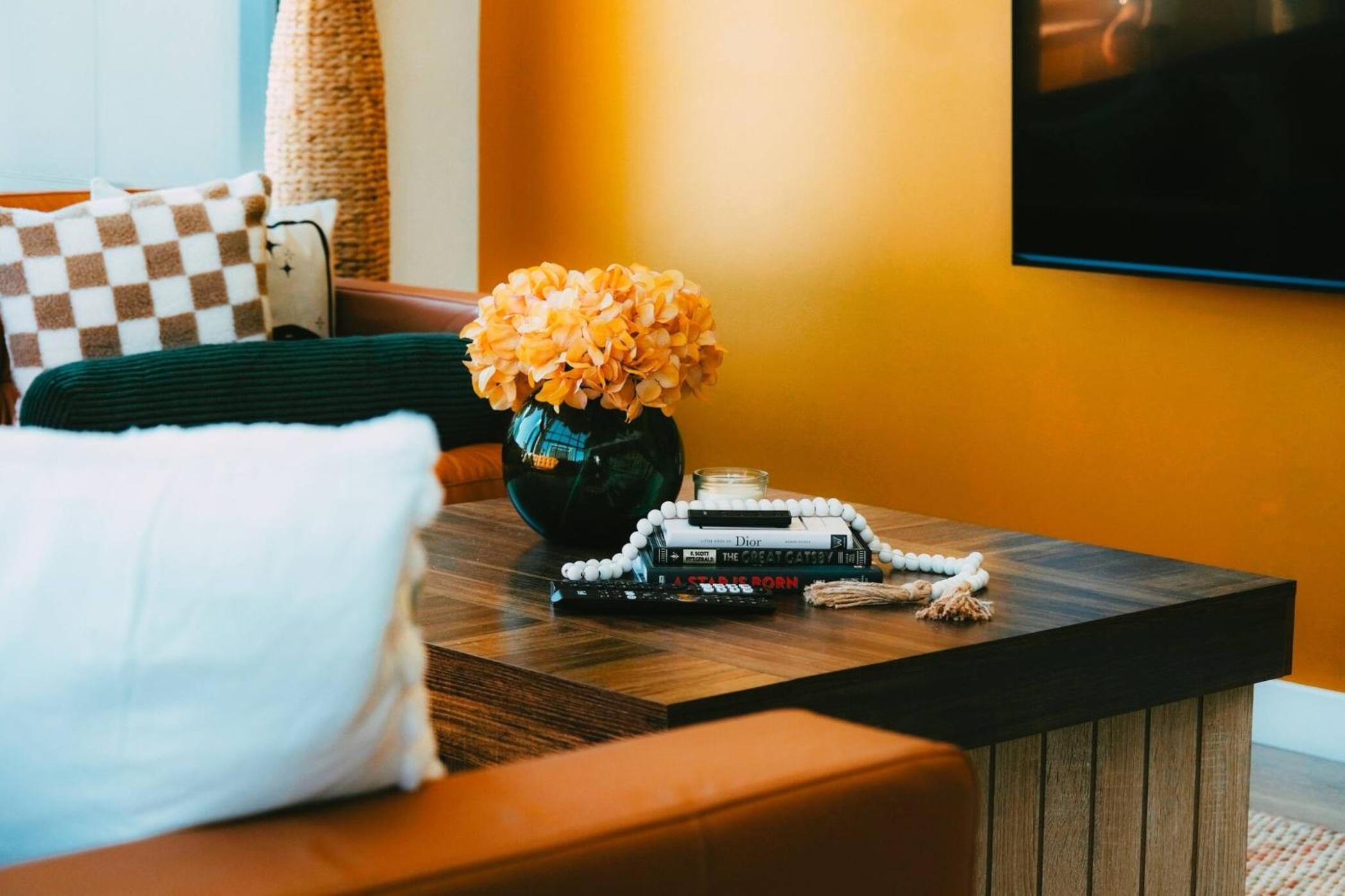 NEW Pause Penthouse Lofts -Downtown- Free Parking
