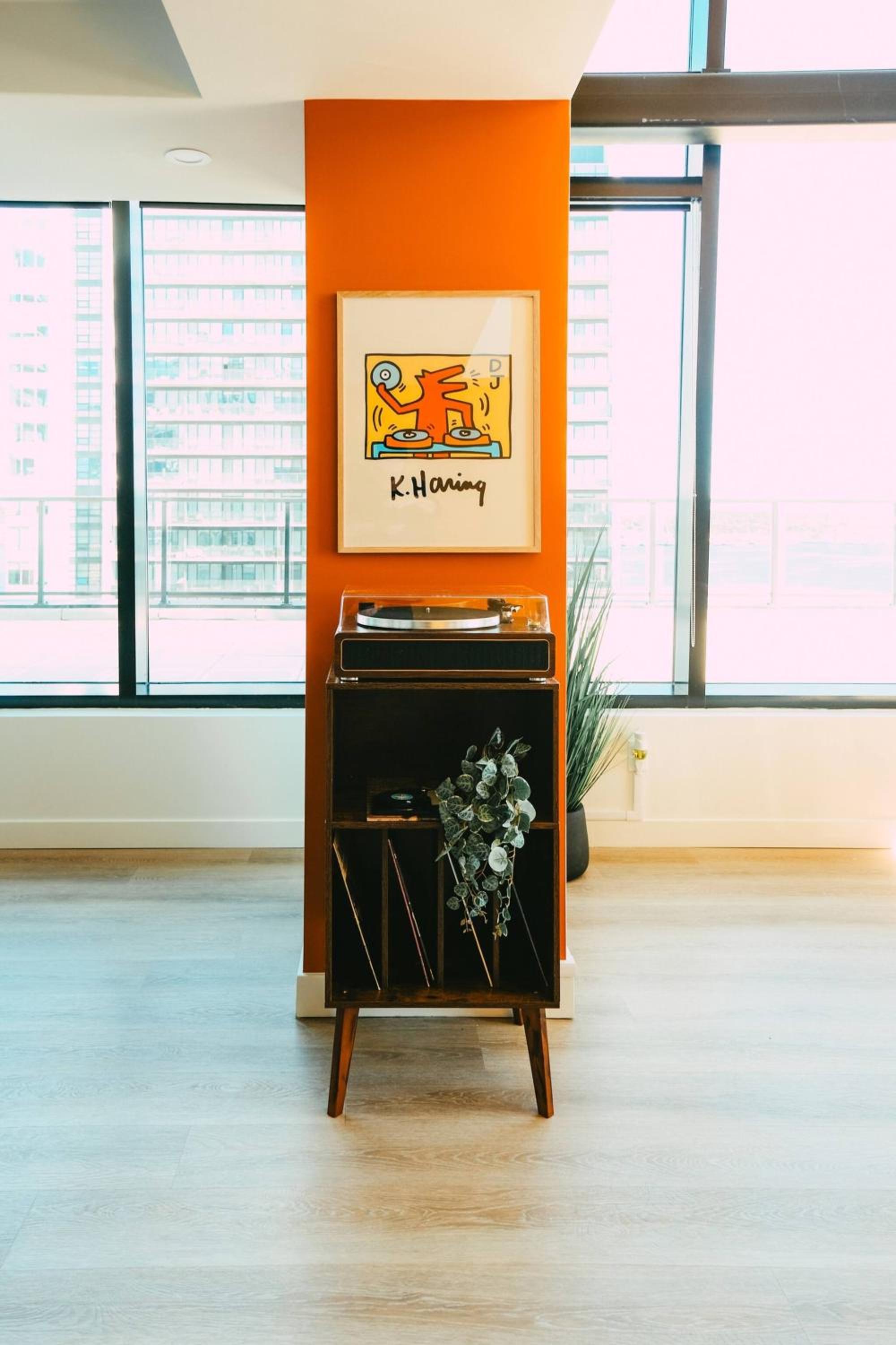 NEW Pause Penthouse Lofts -Downtown- Free Parking
