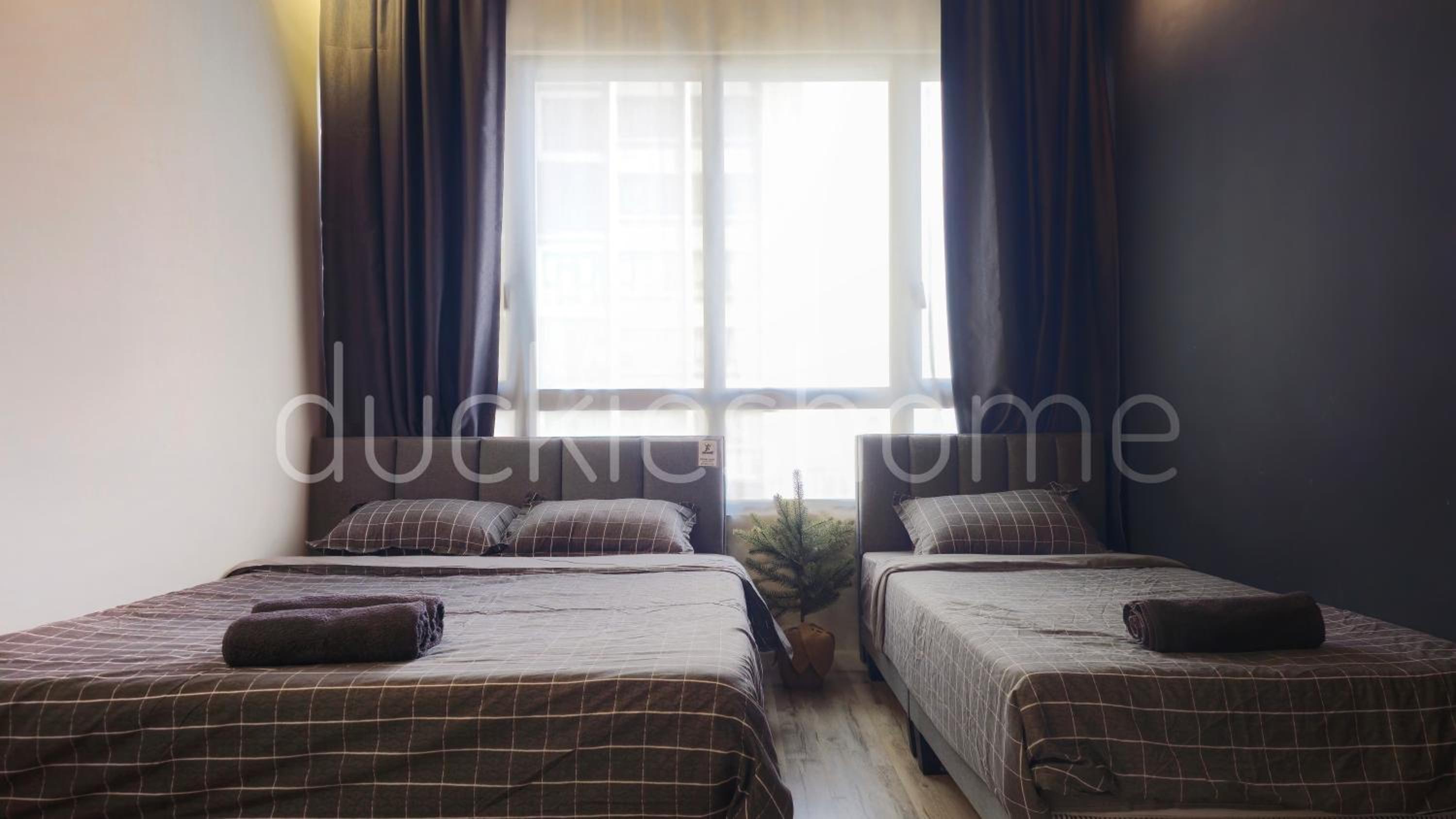 Millerz Square Family Rooms, by TwoFive