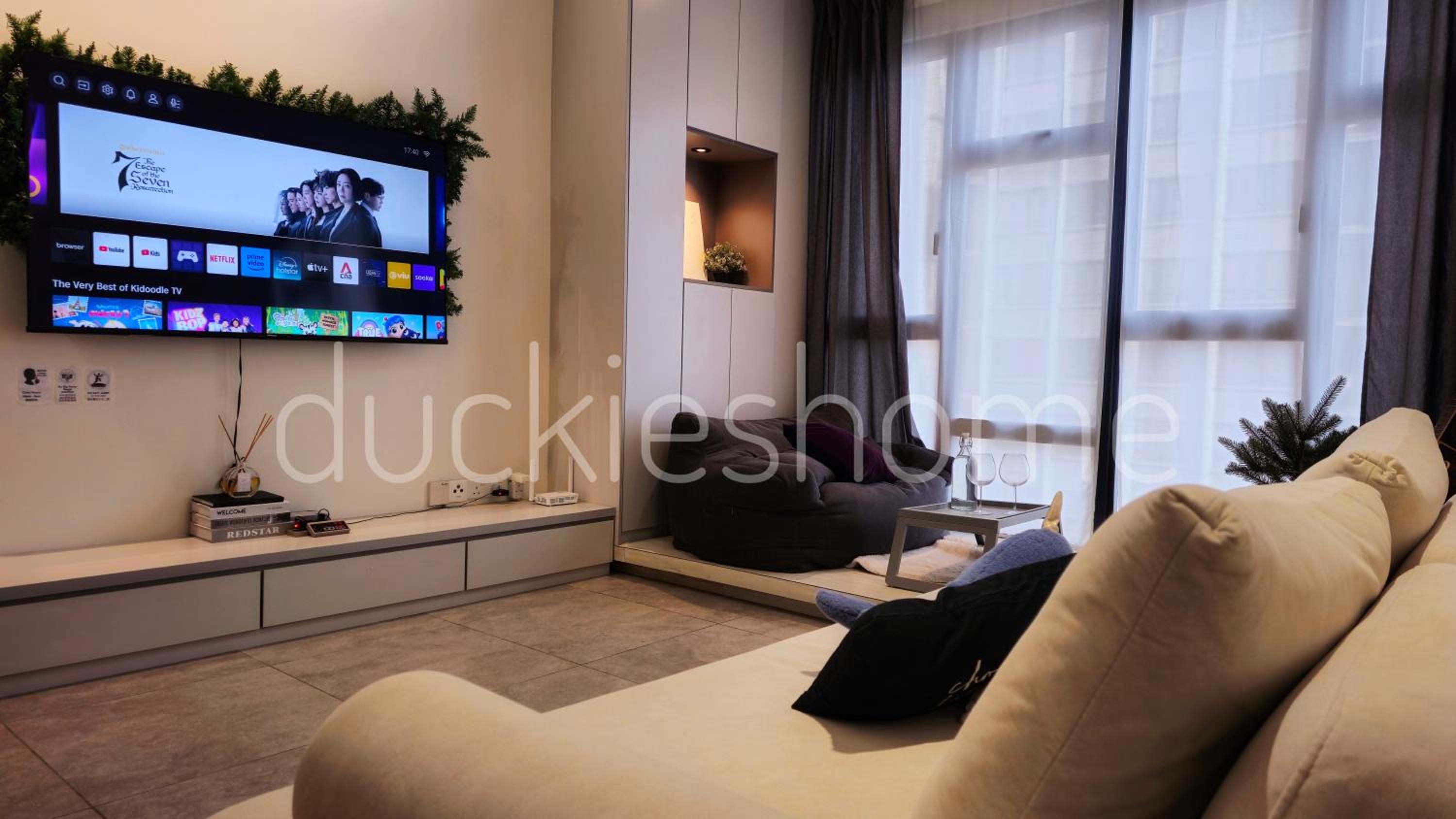Millerz Square Family Rooms, by TwoFive