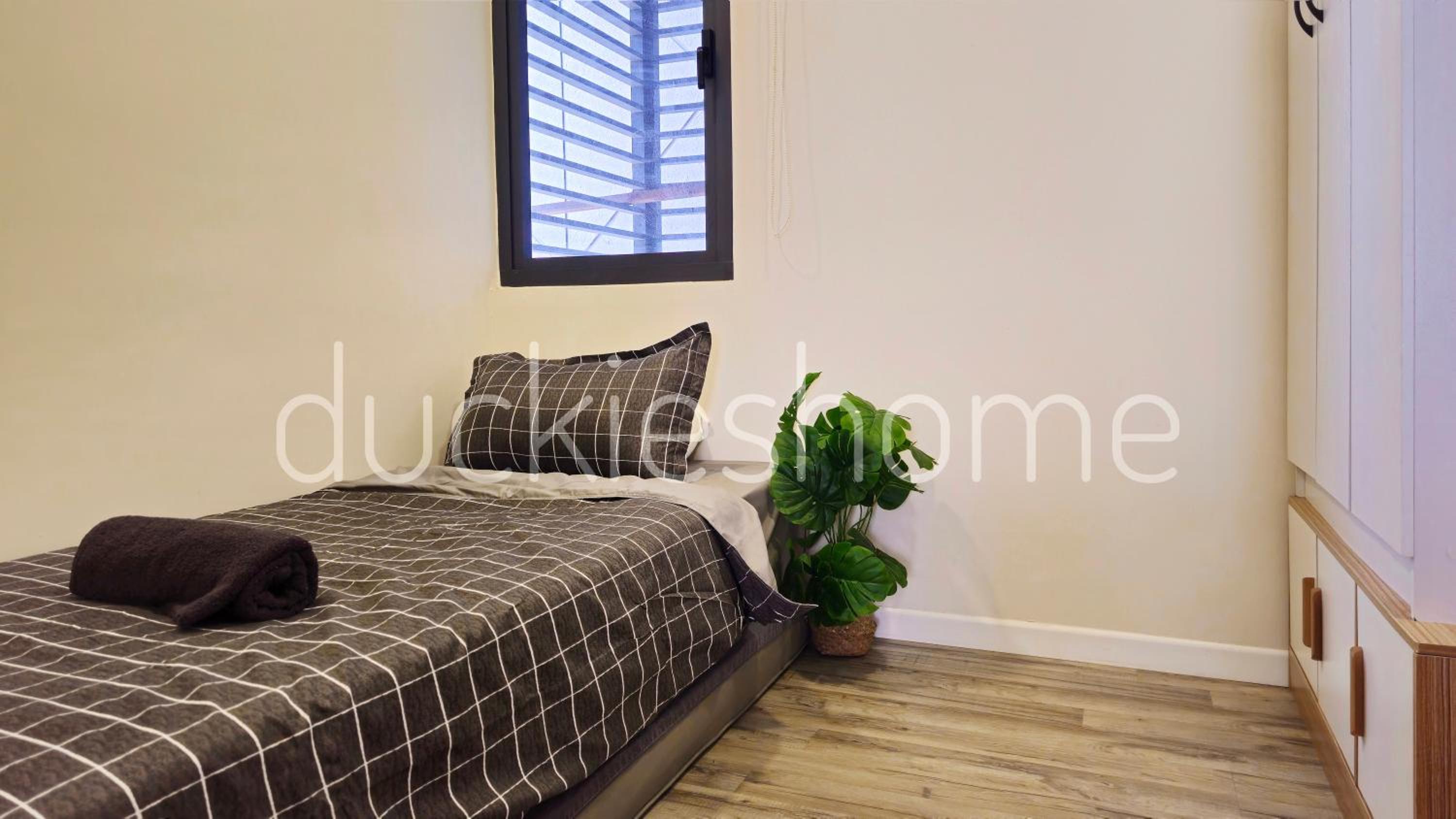 Millerz Square Family Rooms, by TwoFive
