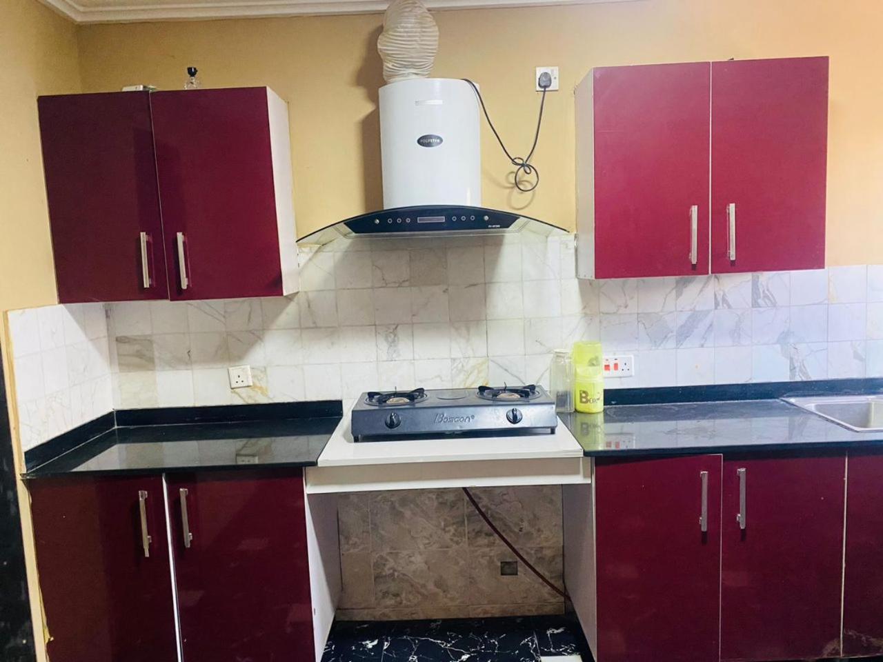 Dee service apartment