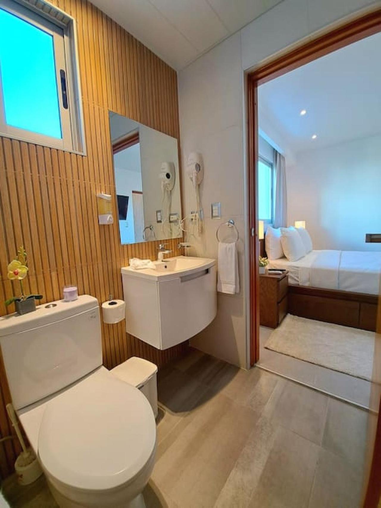 Stylish Centric Apt great View