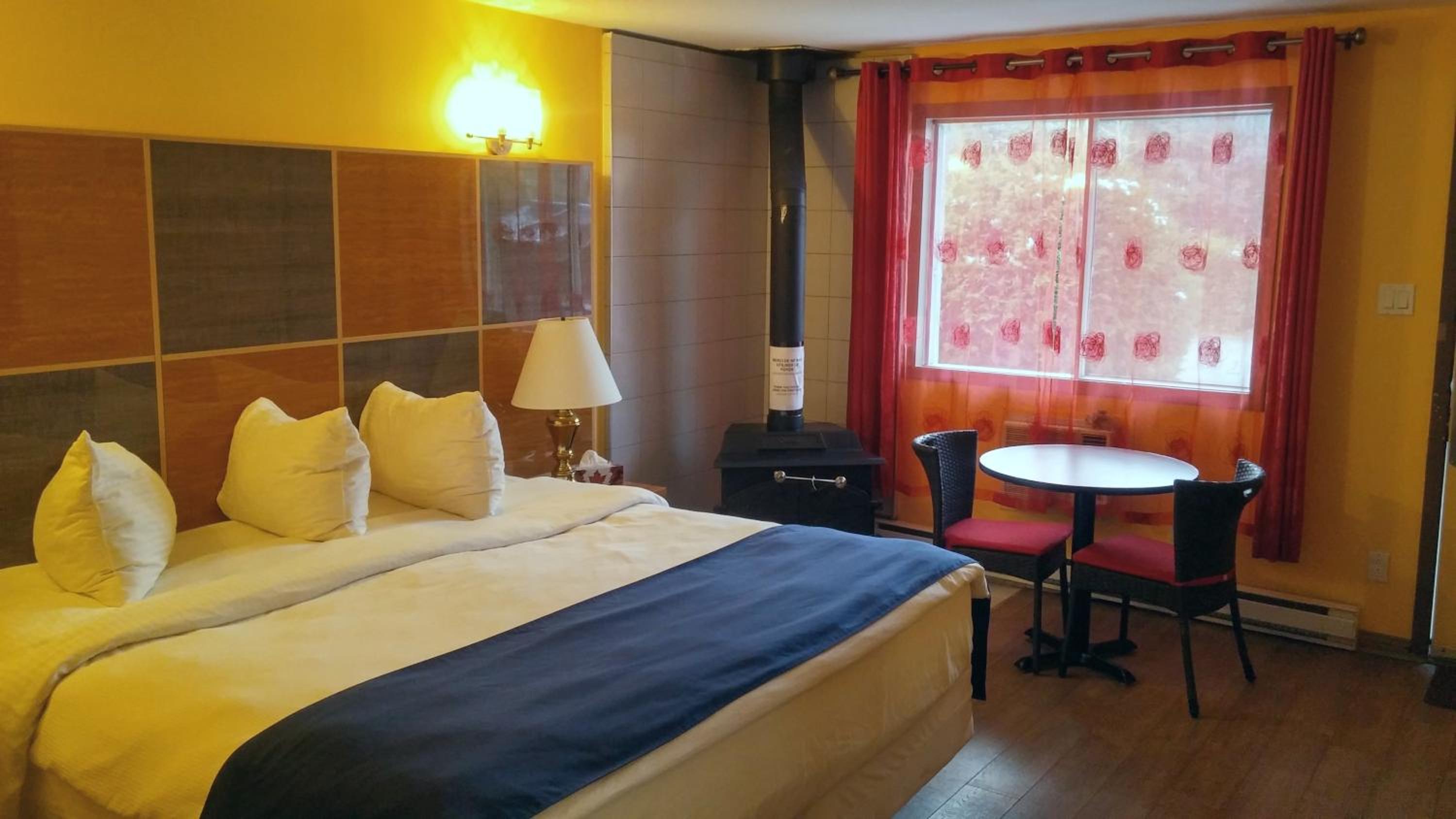 Motel des Pentes et Suites