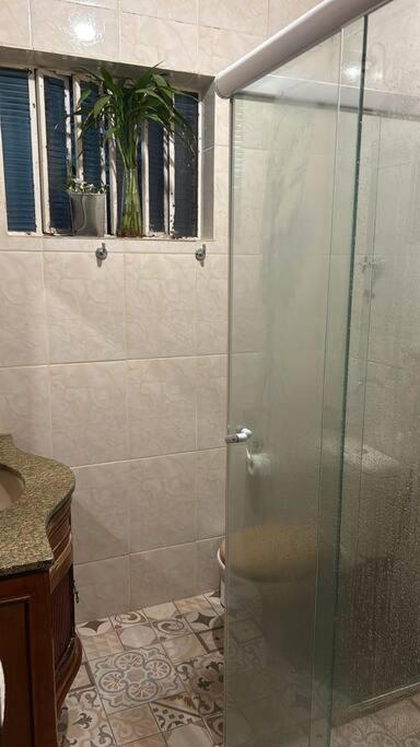 Chacara aconchegante e familiar Em Condomínio