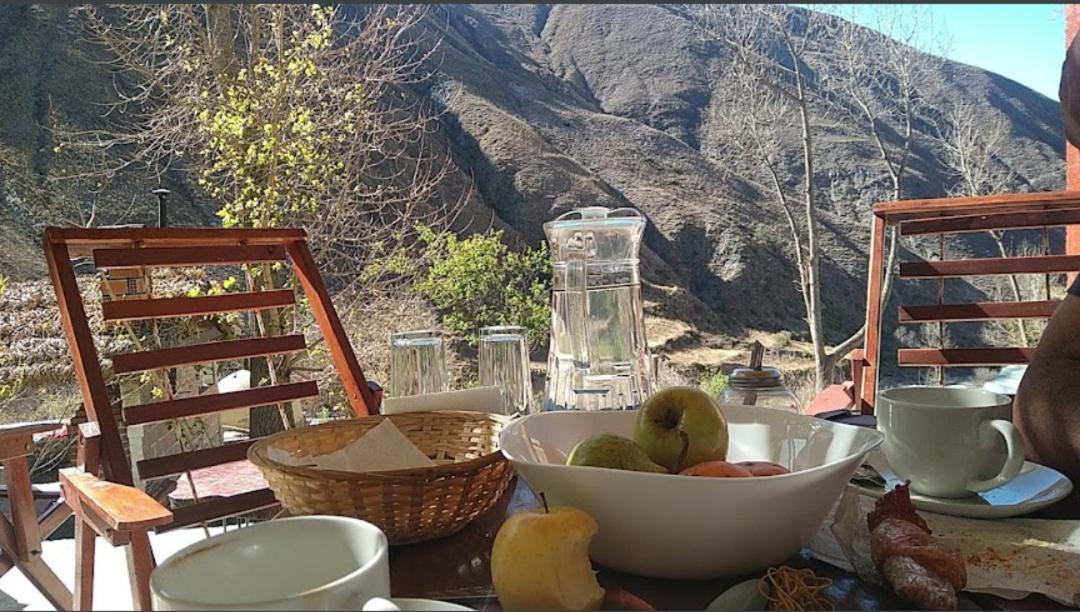 POSADITA LOS ALAMOS Alojamiento de montaña estamos en San Isidro a 8km pasando Iruya lea atentamente la descripción se hace caminando Turismo aventura cons